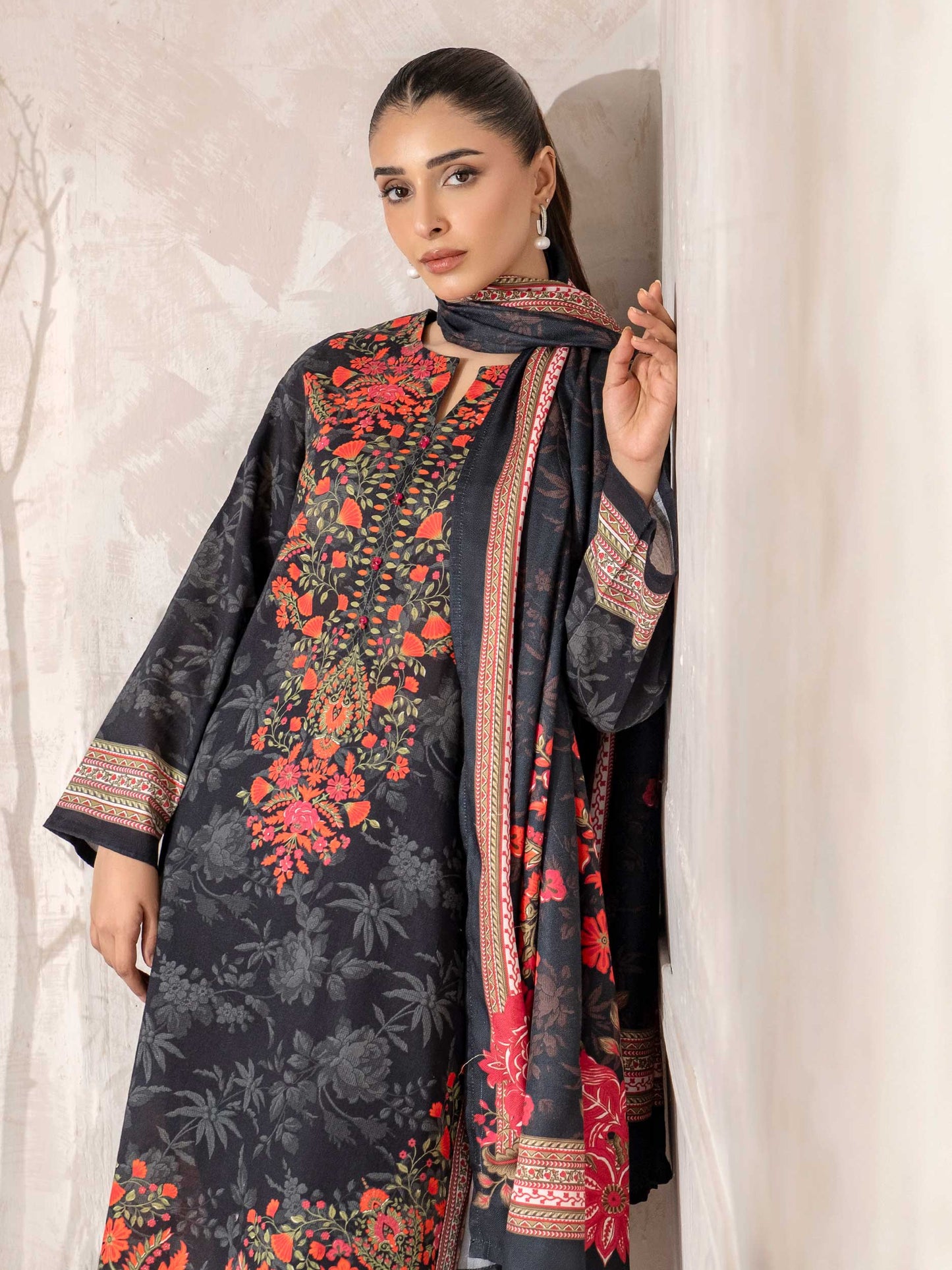 3 Piece Khaddar Suit-Printed (Unstitched)