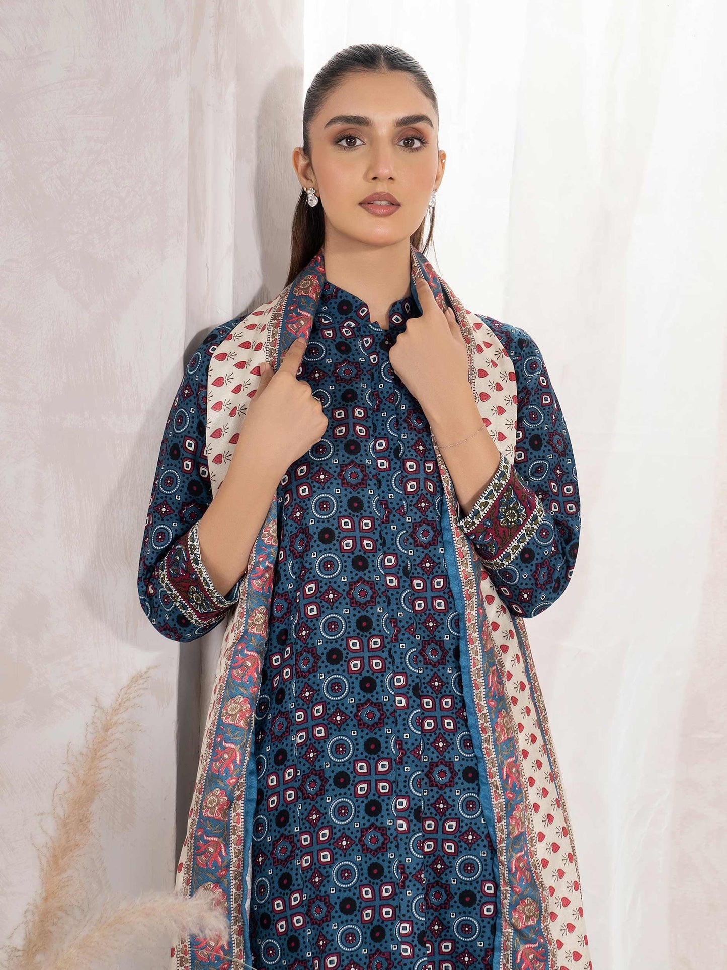 3 Piece Khaddar Suit-Printed (Unstitched)