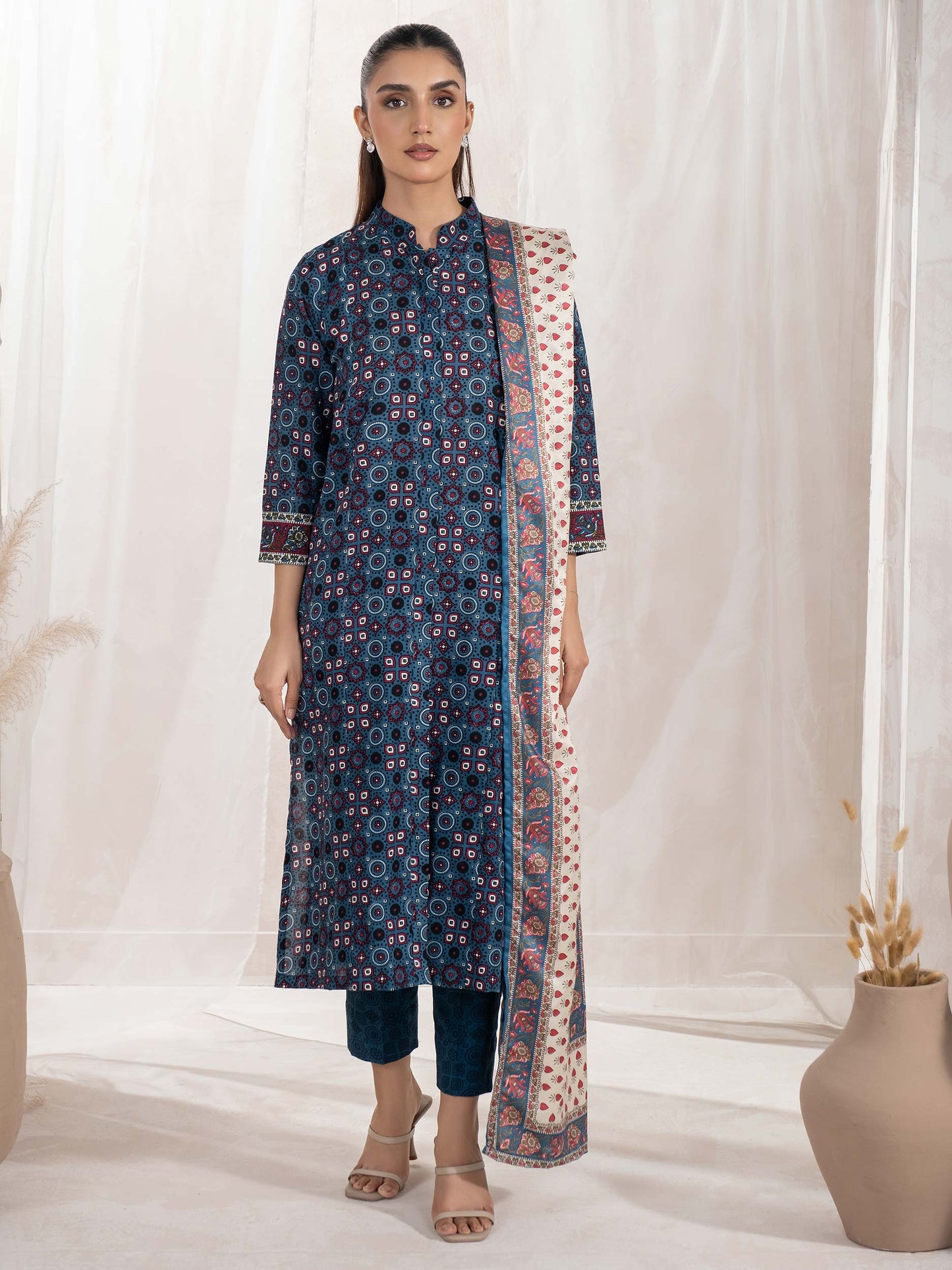 3 Piece Khaddar Suit-Printed (Unstitched)