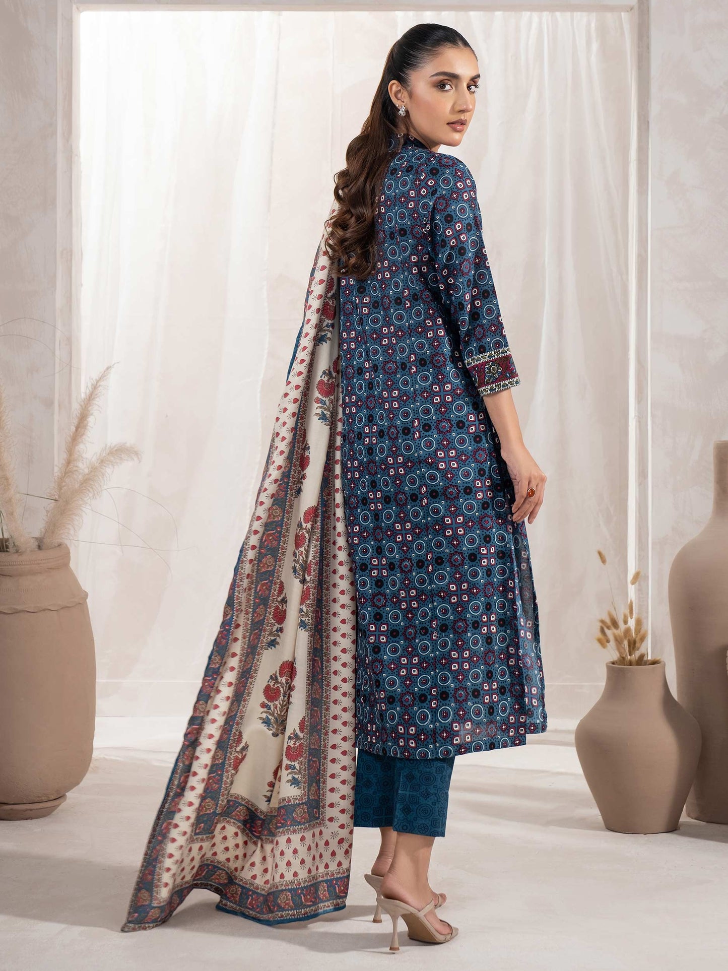 3 Piece Khaddar Suit-Printed (Unstitched)