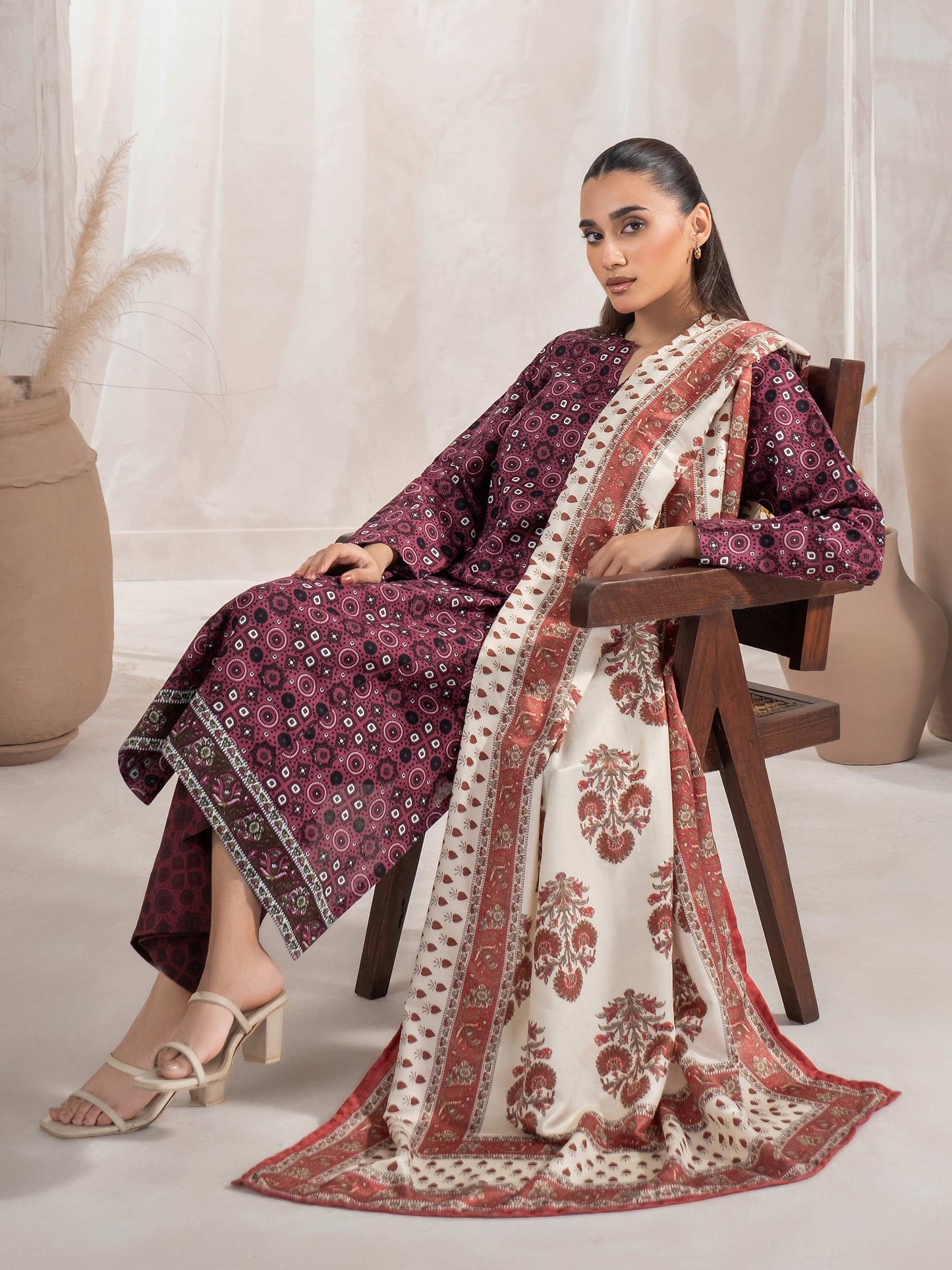 3 Piece Khaddar Suit-Printed (Unstitched)