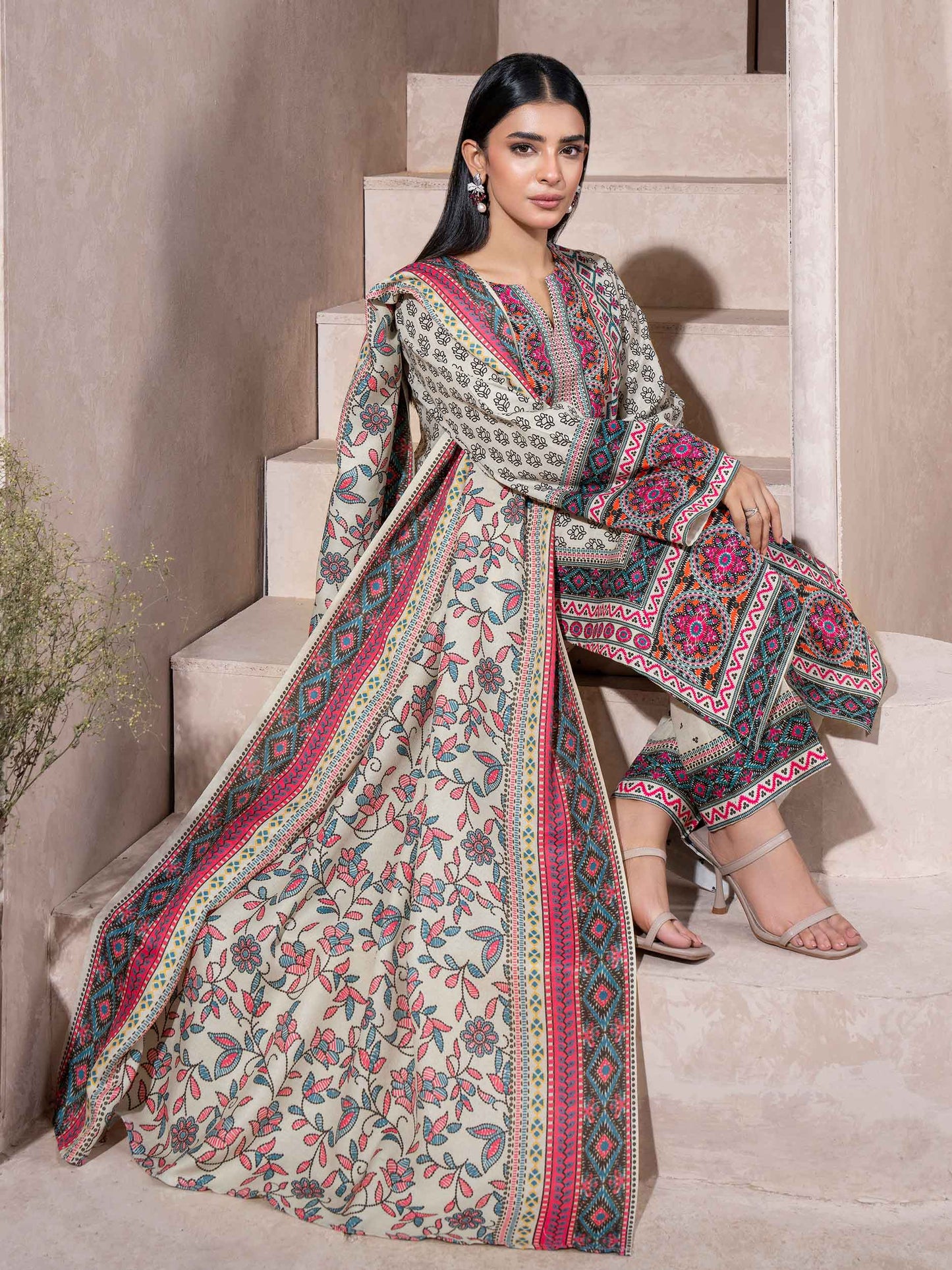 3 Piece Khaddar Suit-Printed (Unstitched)