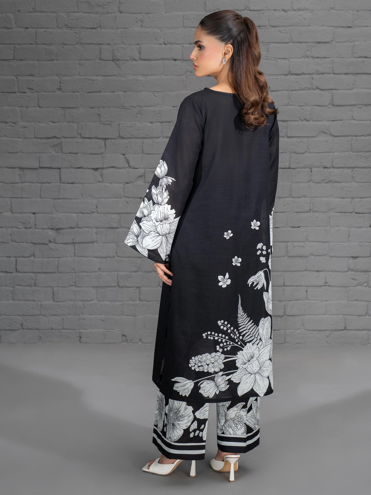 2 Piece Khaddar Suit-Printed (Unstitched)