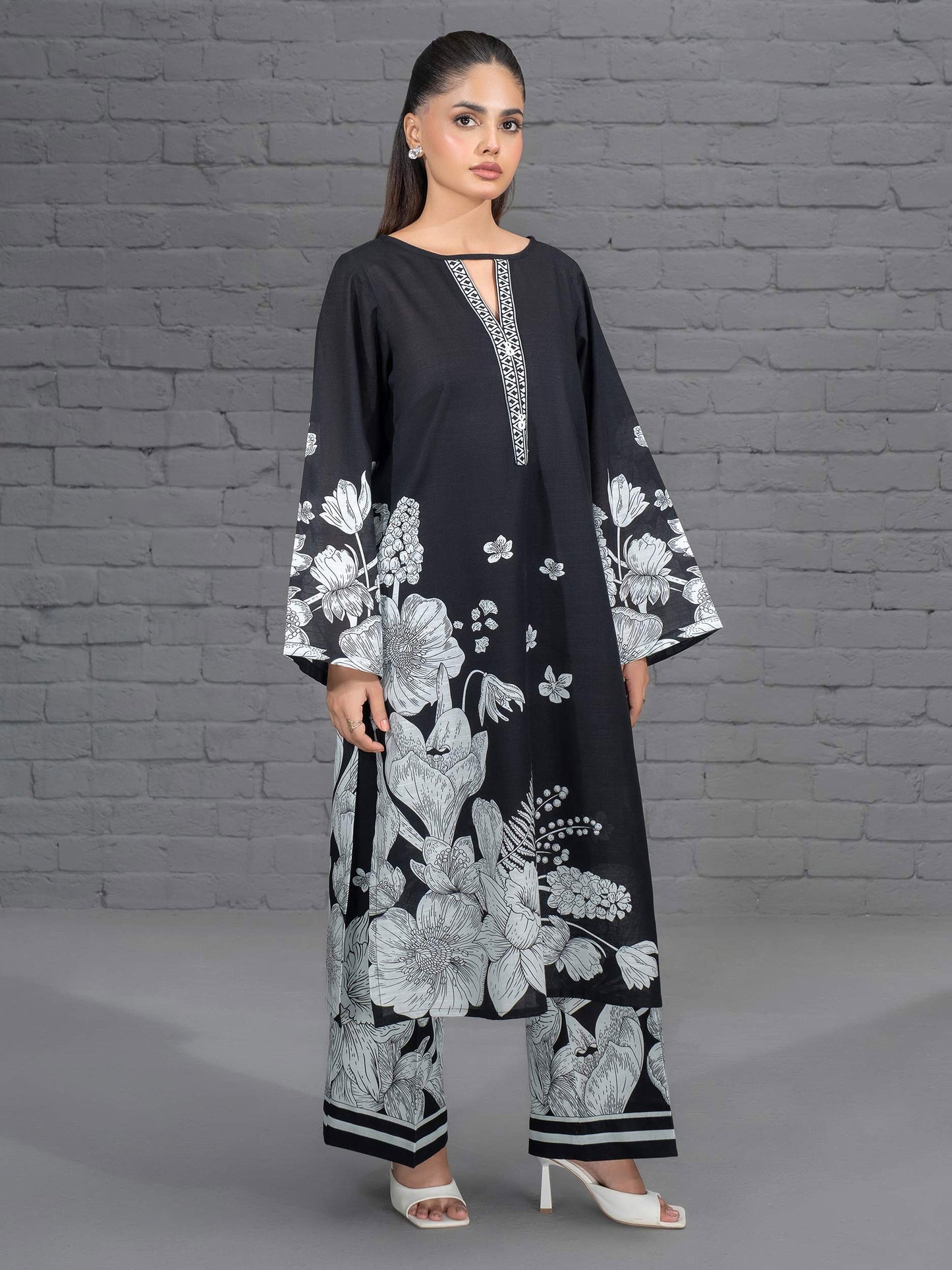 2 Piece Khaddar Suit-Printed (Unstitched)