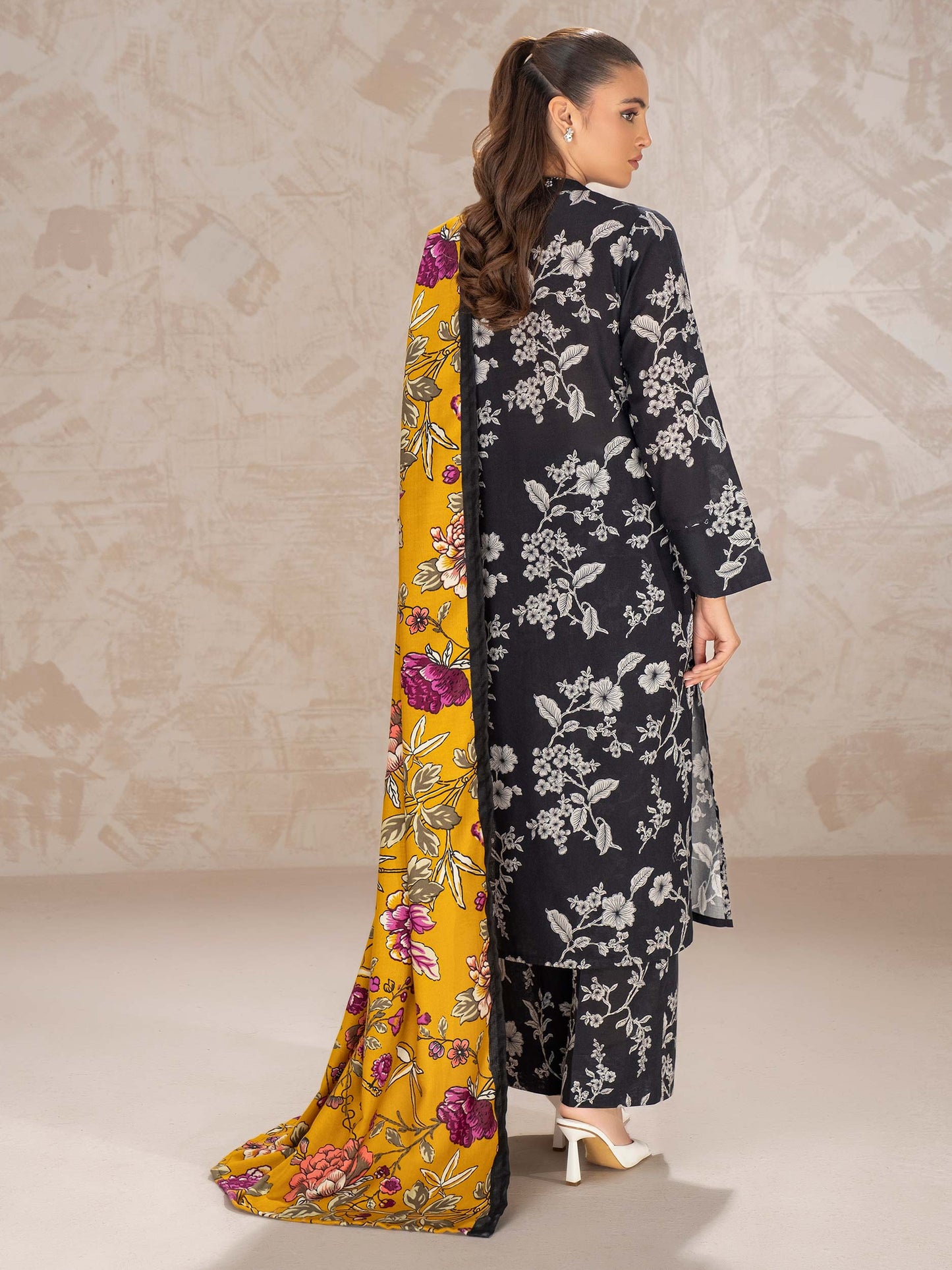 3 Piece Khaddar Suit-Printed (Unstitched)