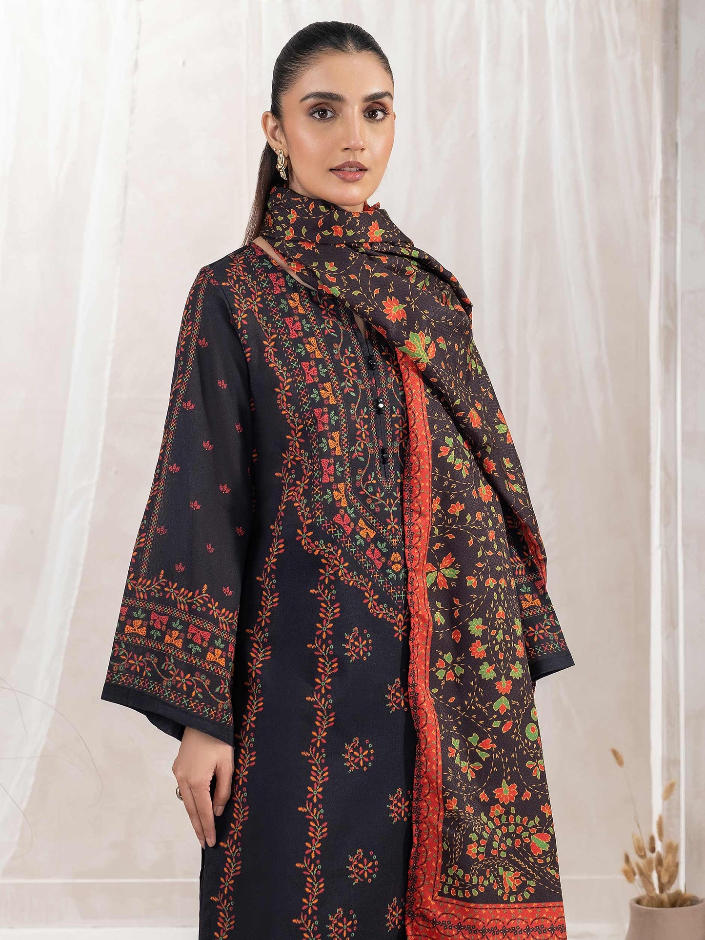 3 Piece Khaddar Suit-Printed (Unstitched)