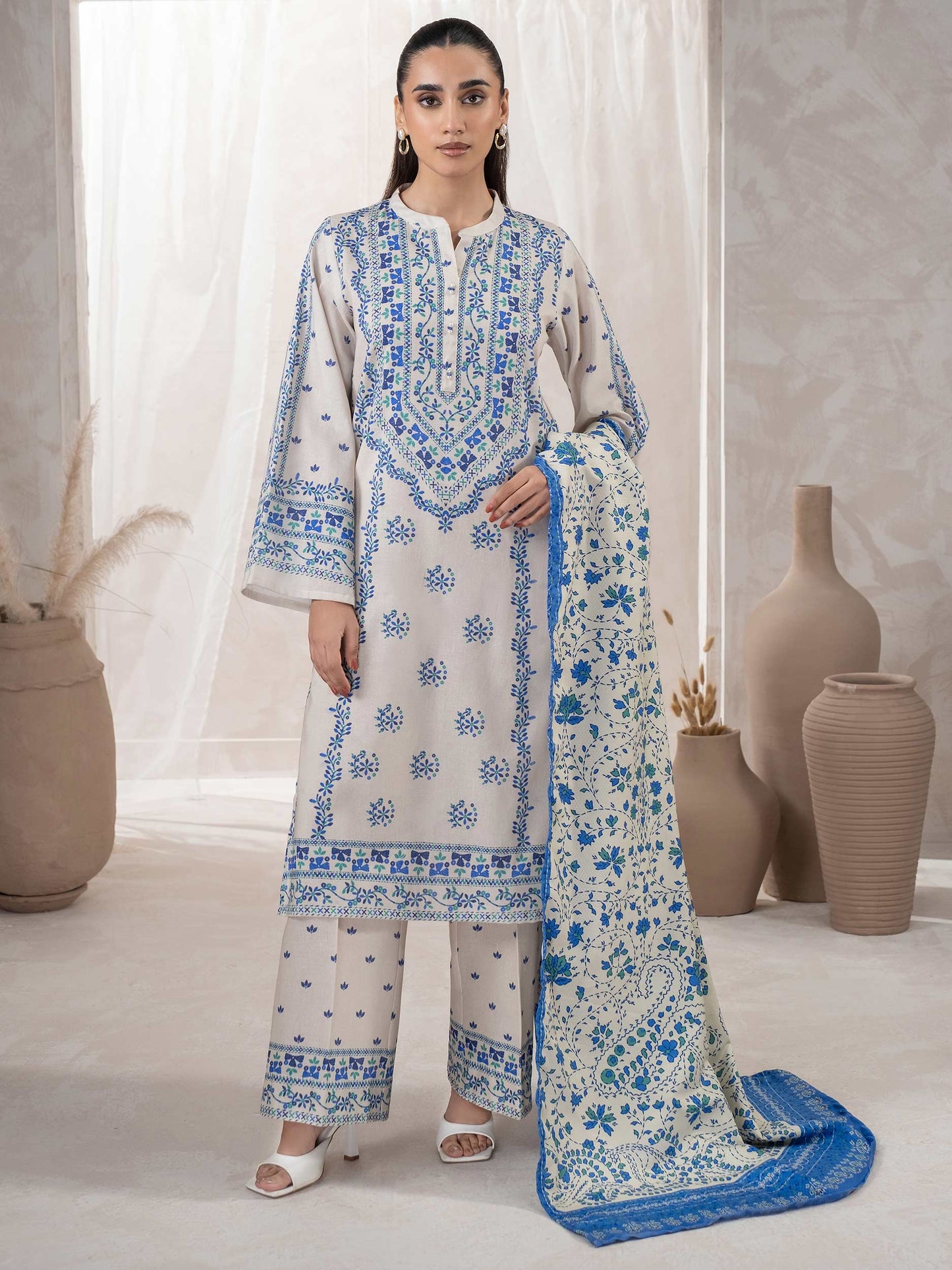 3 Piece Khaddar Suit-Printed (Unstitched)