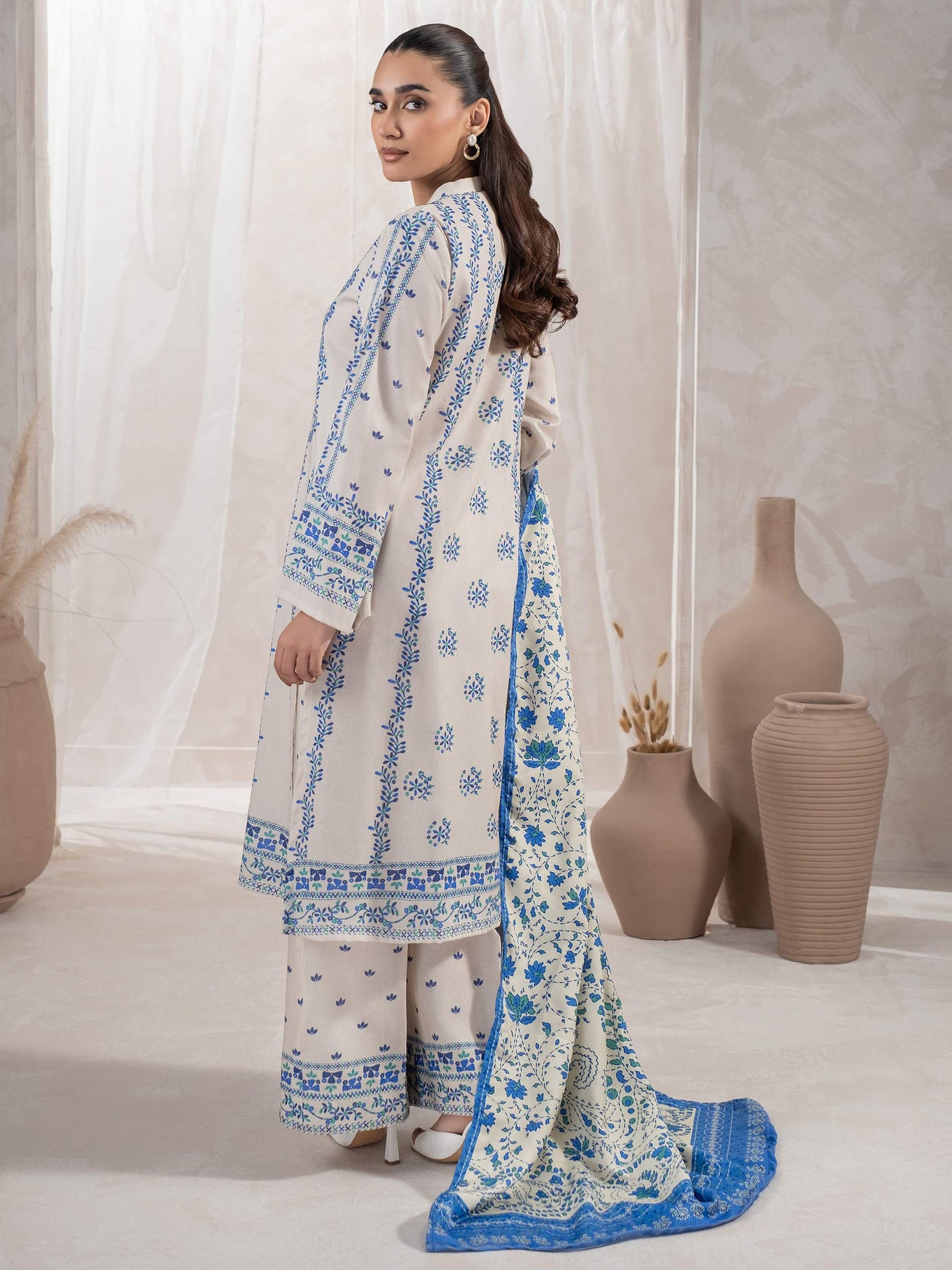 3 Piece Khaddar Suit-Printed (Unstitched)