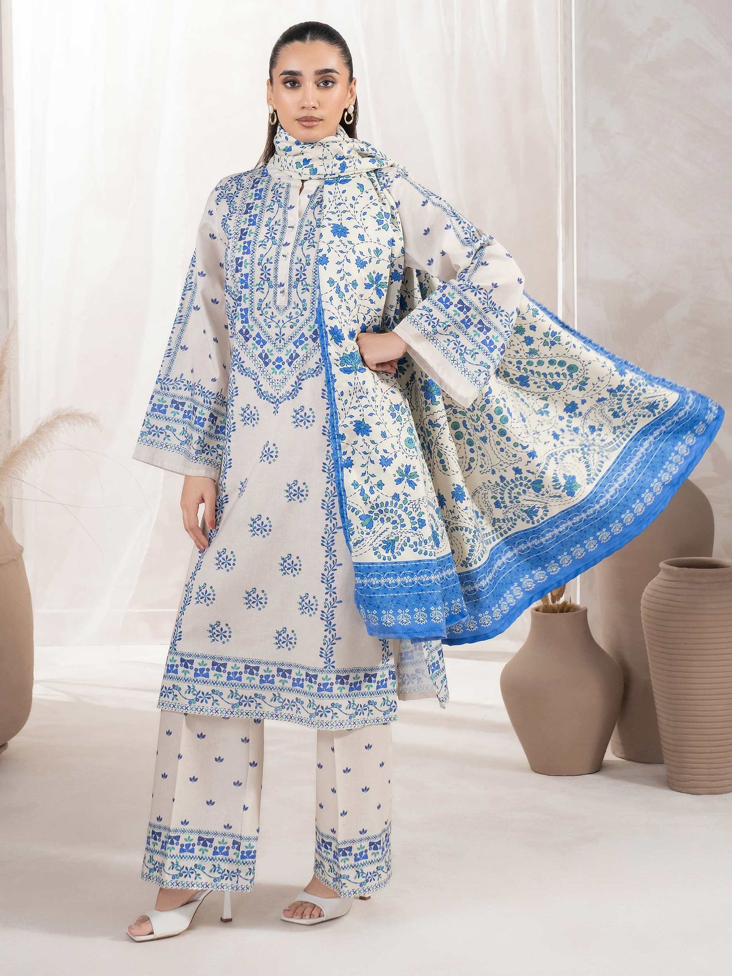 3 Piece Khaddar Suit-Printed (Unstitched)