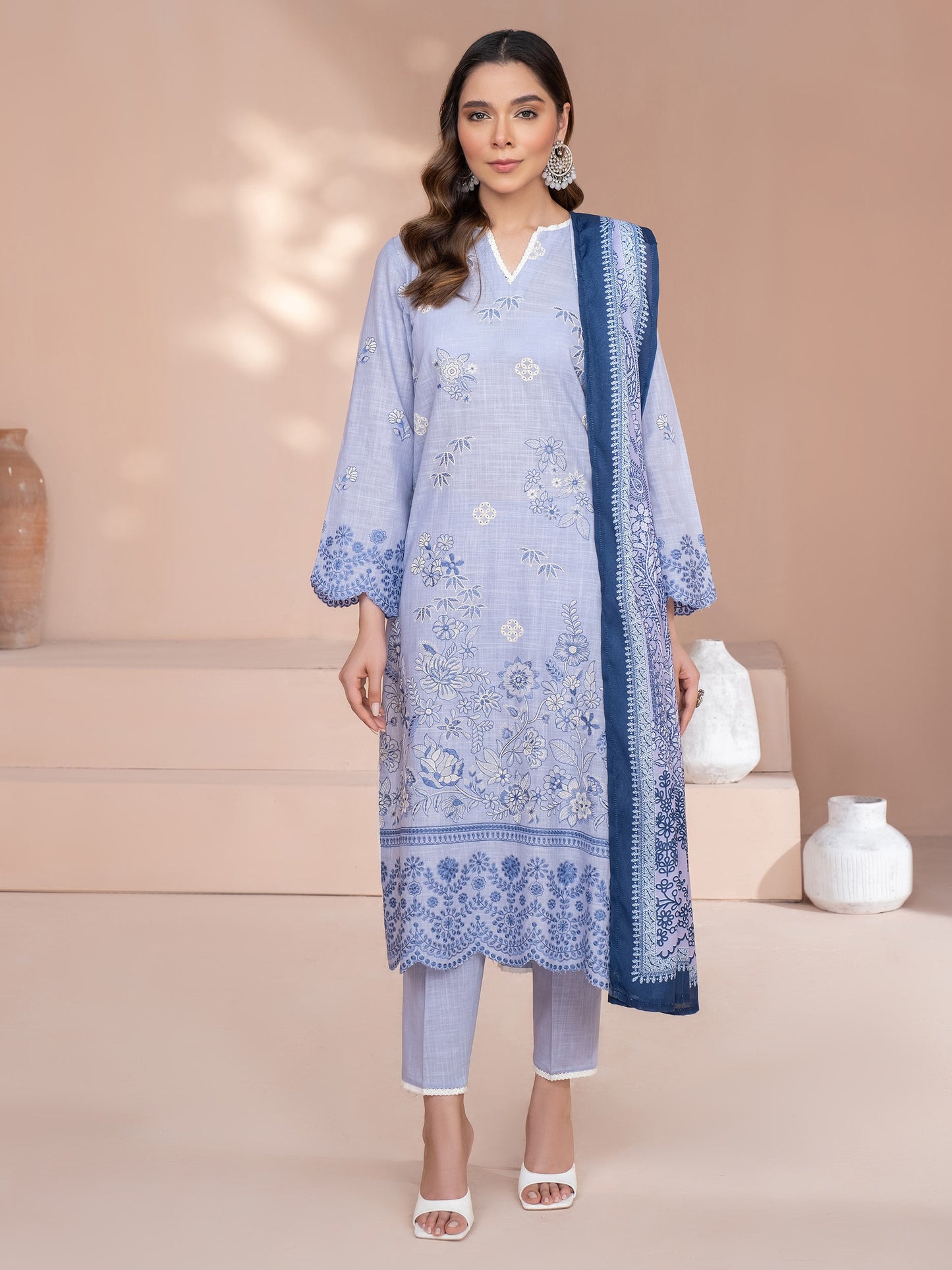 3 Piece Khaddar Suit-Embroidered (Unstitched)