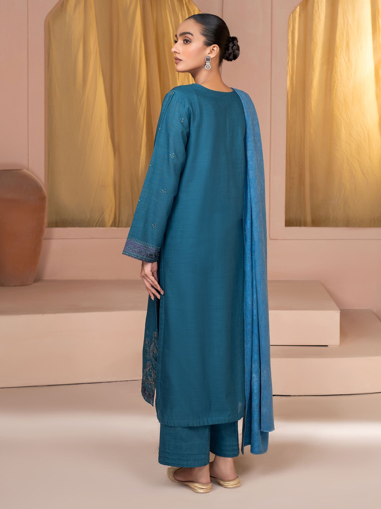 3 Piece Khaddar Suit-Embroidered (Unstitched)