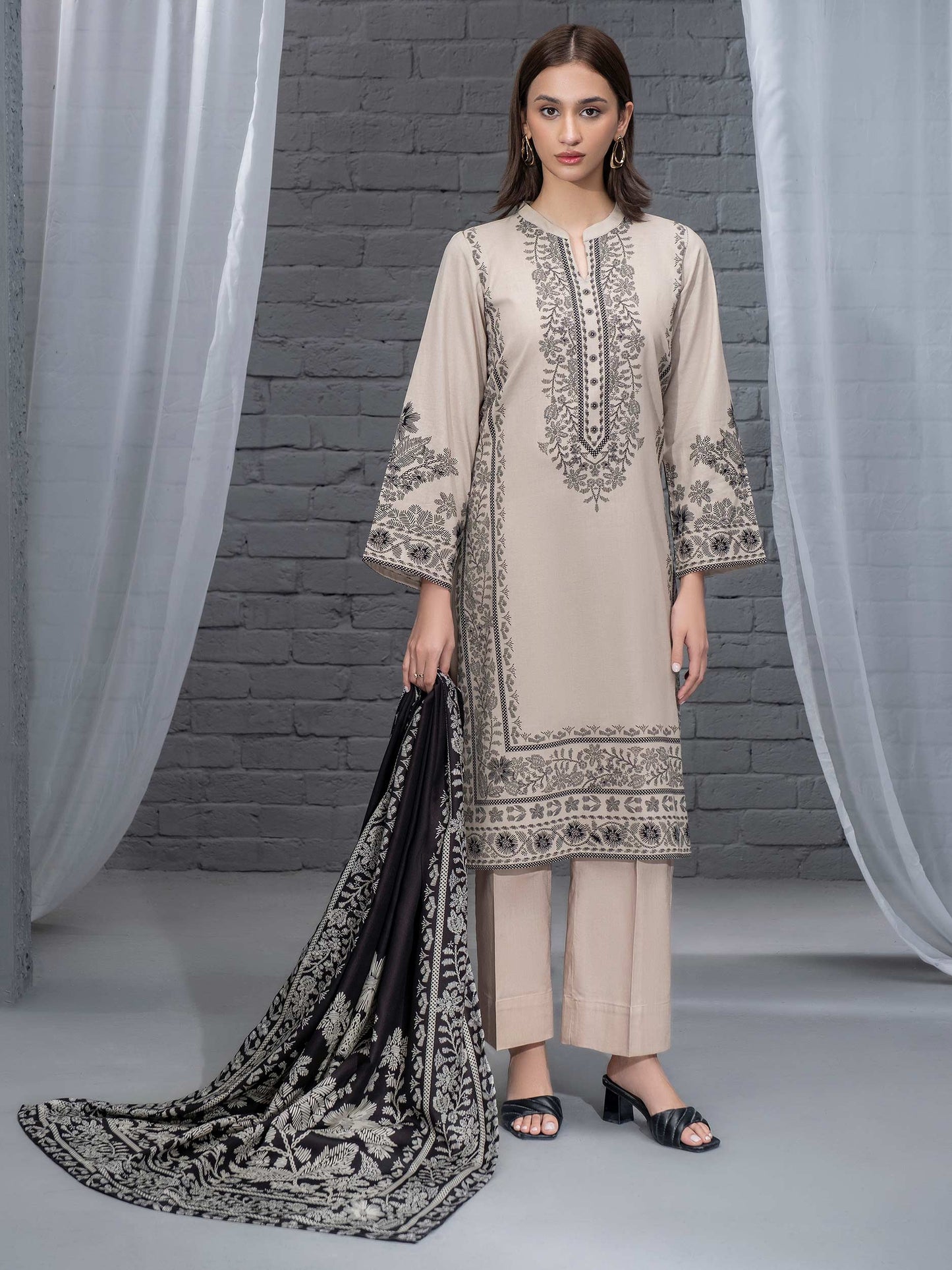 2 Piece Khaddar Suit-Printed (Unstitched)