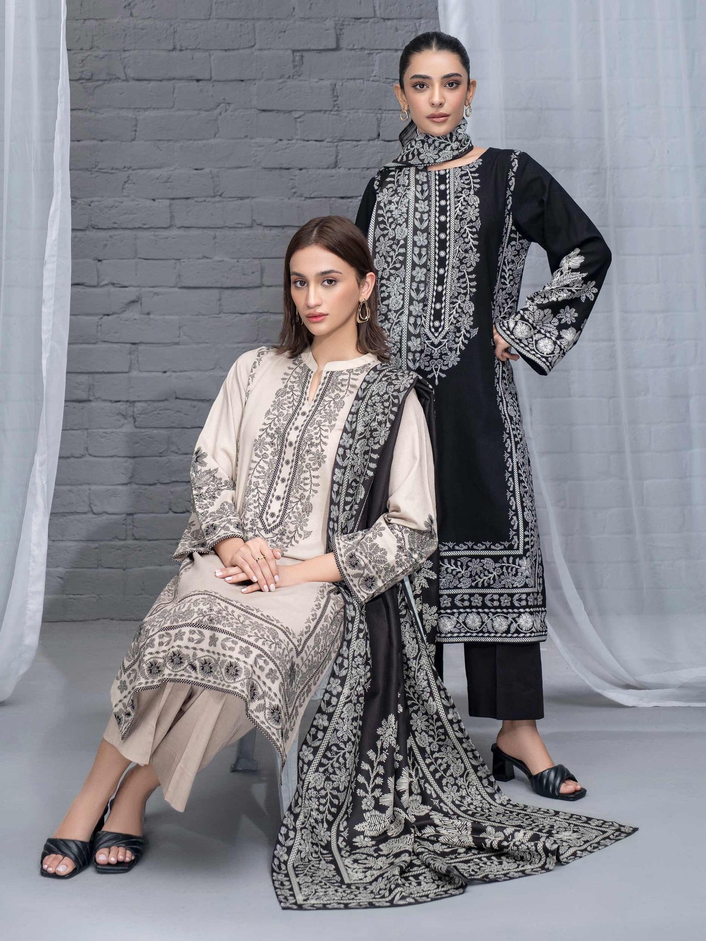 2 Piece Khaddar Suit-Printed (Unstitched)