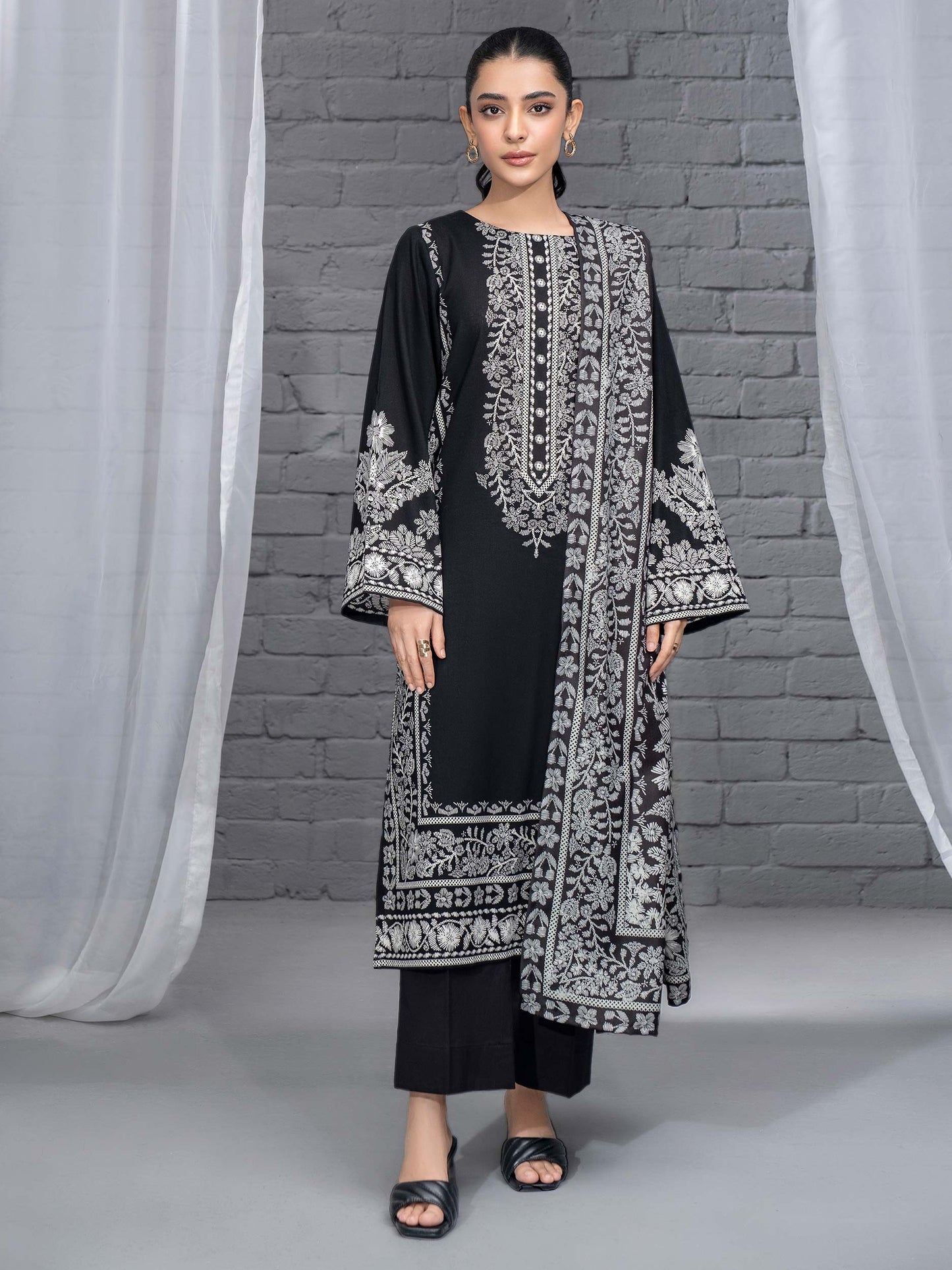 2 Piece Khaddar Suit-Printed (Unstitched)