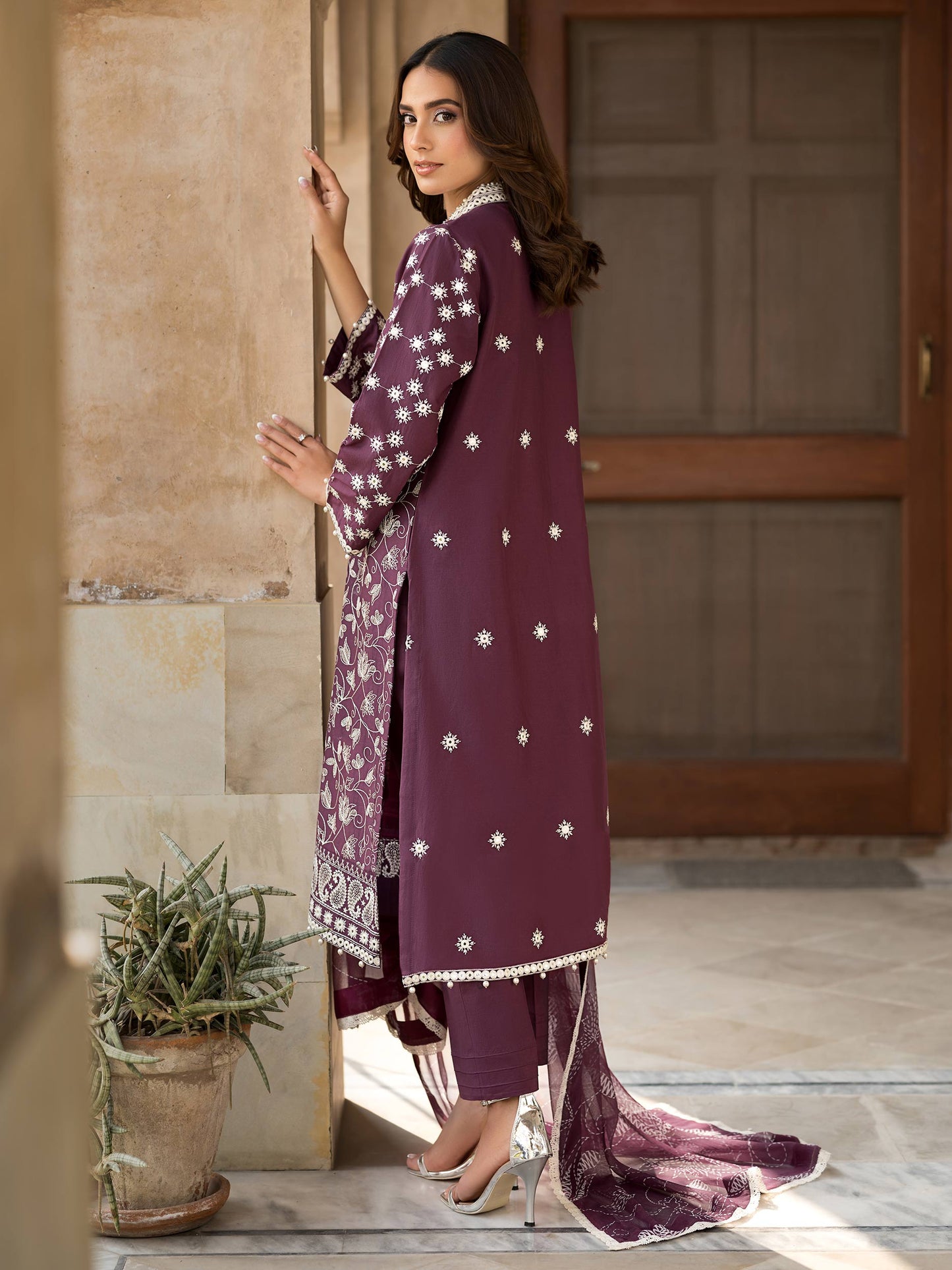 3 Piece Lawn Suit-Embroidered (Unstitched)