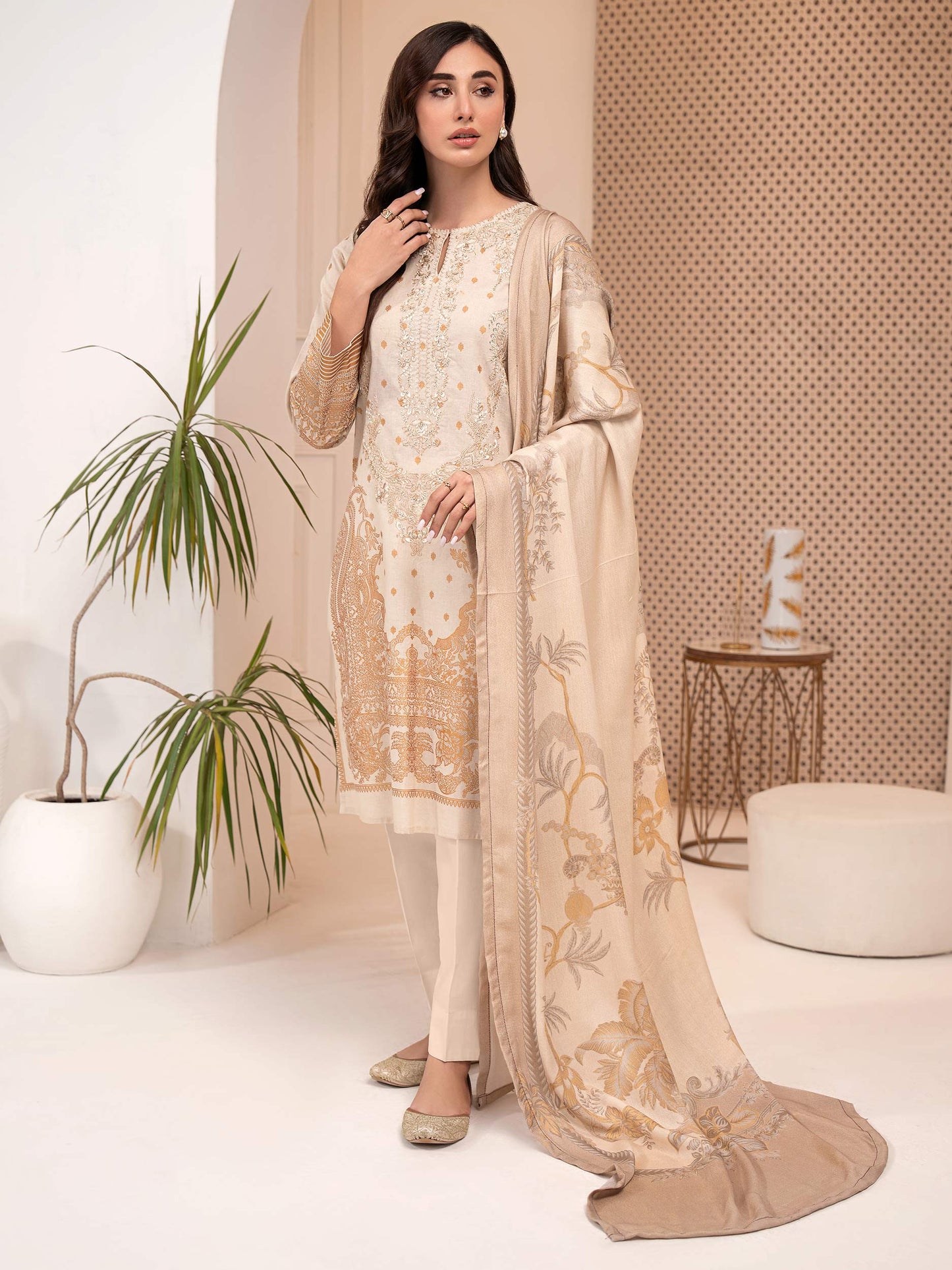 3 Piece Khaddar Suit-Embroidered (Unstitched)