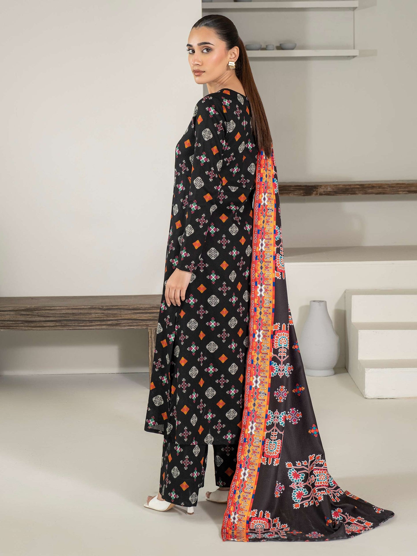 3 Piece Khaddar Suit-Printed (Unstitched)