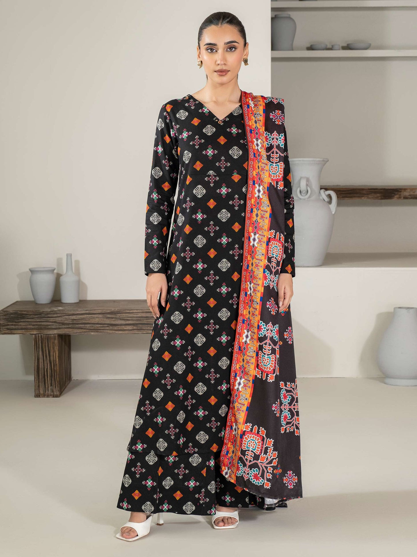 3 Piece Khaddar Suit-Printed (Unstitched)