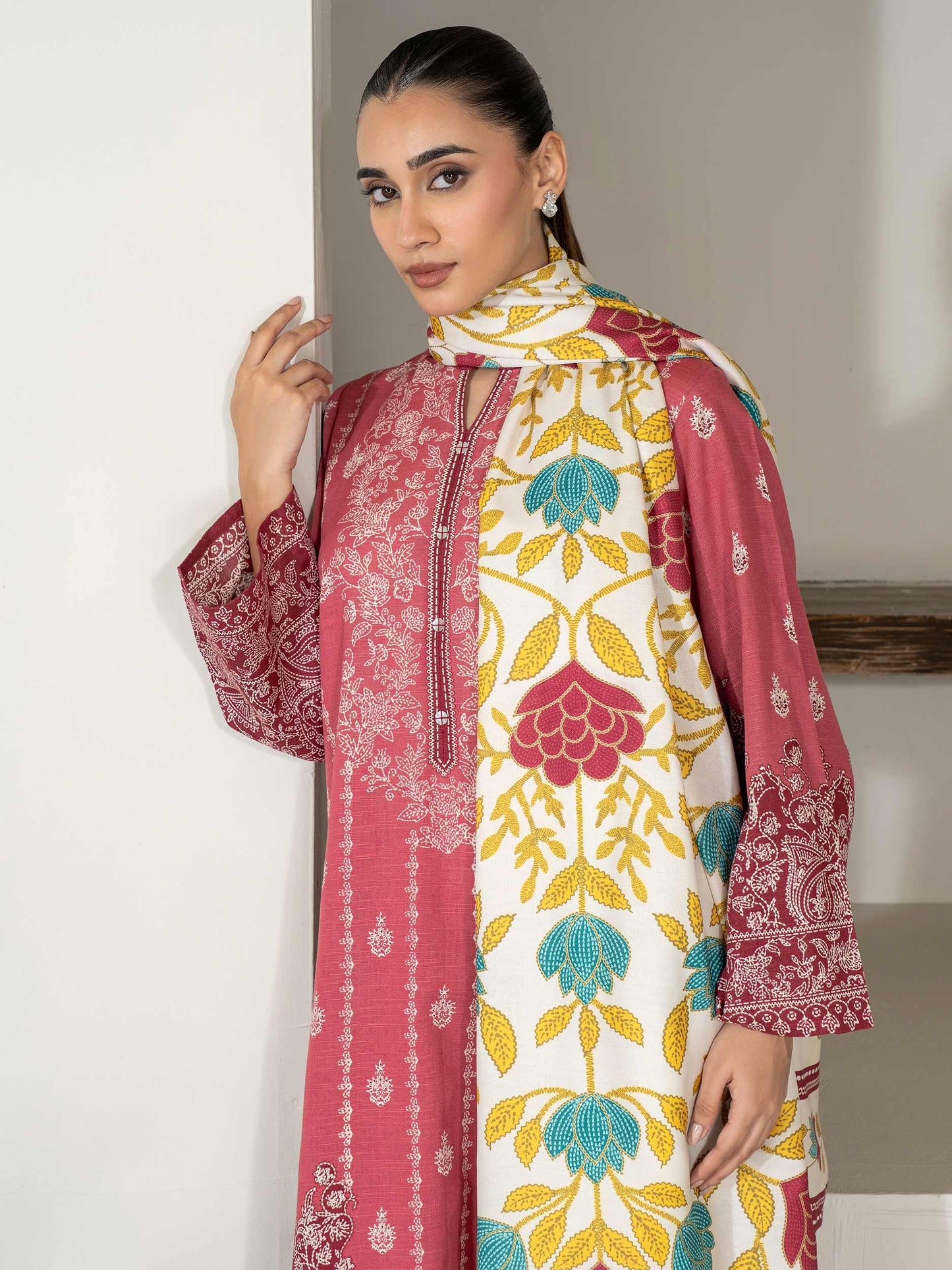 3 Piece Khaddar Suit-Printed (Unstitched)