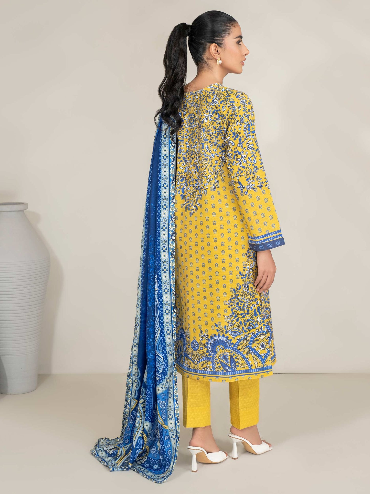 3 Piece Khaddar Suit-Printed (Unstitched)