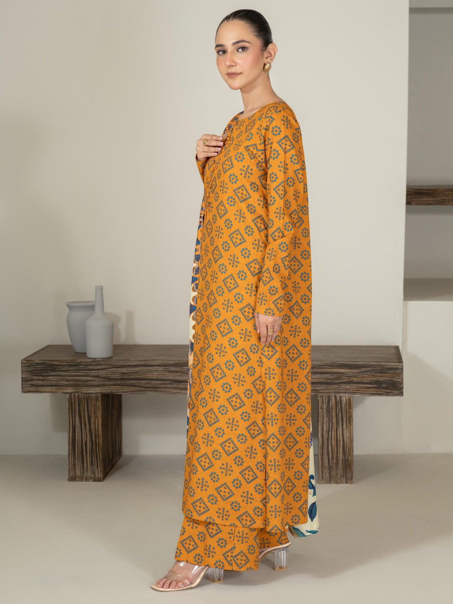 3 Piece Khaddar Suit-Printed (Unstitched)