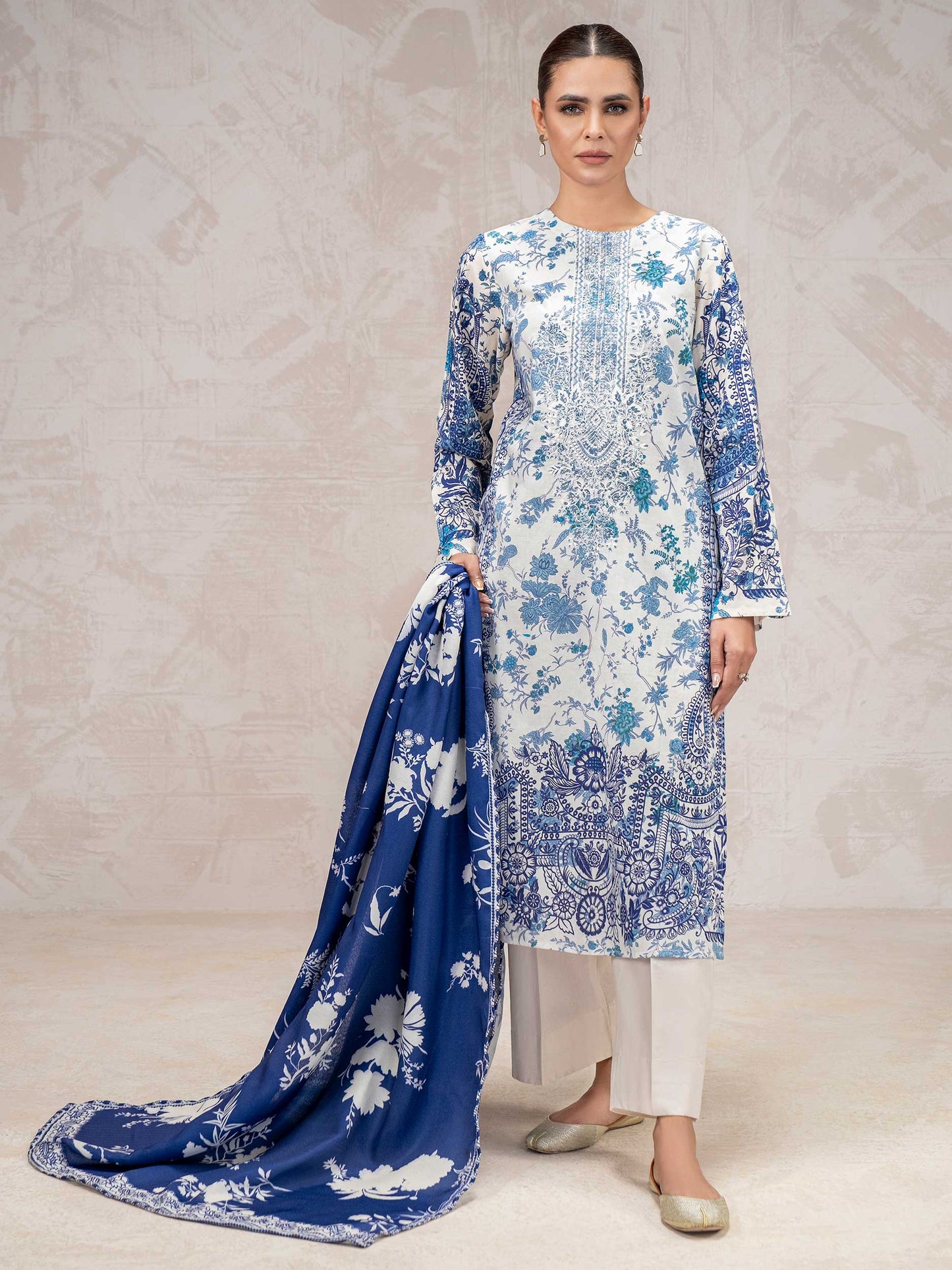 3 Piece Khaddar Suit-Embroidered (Unstitched)