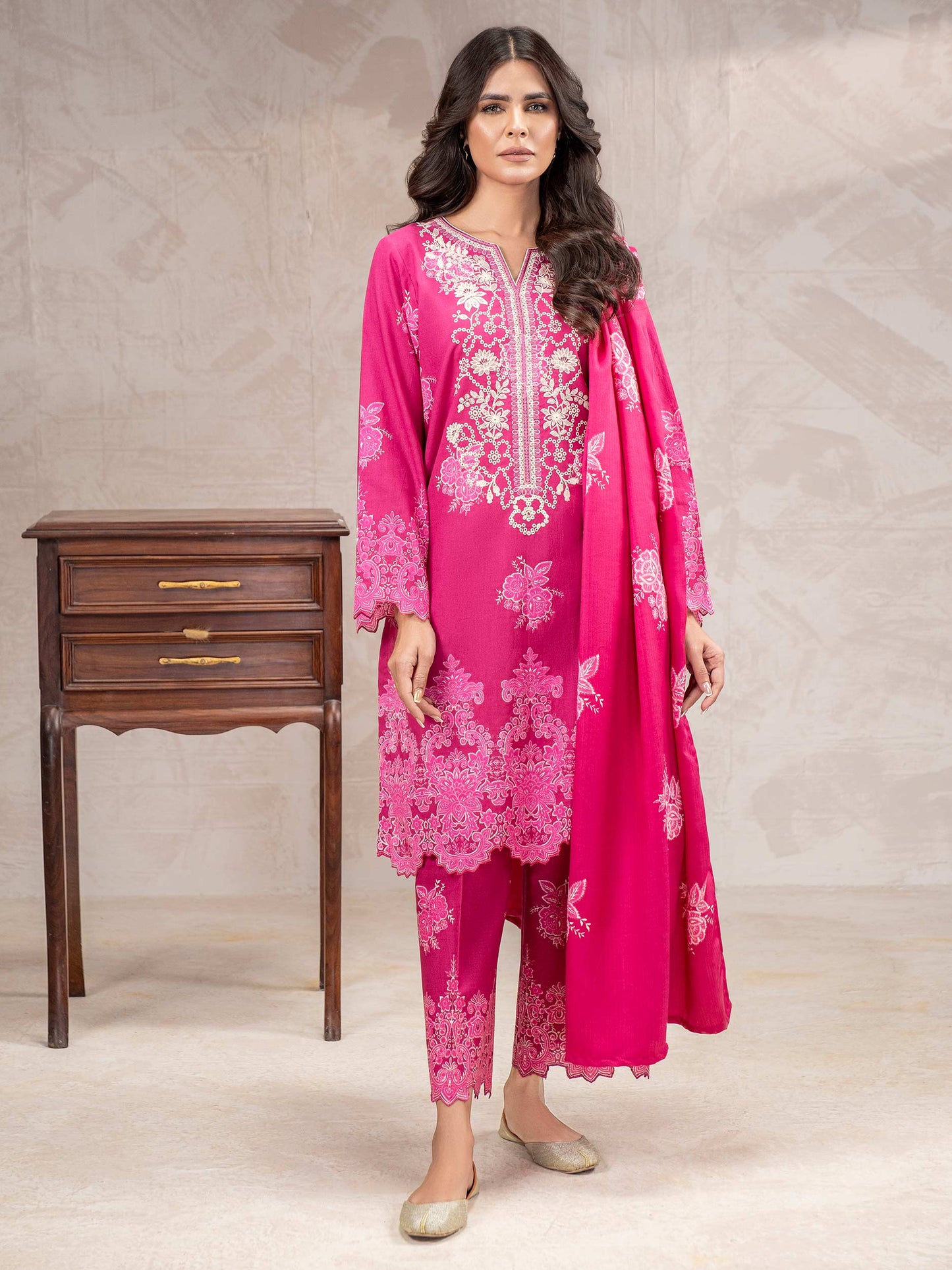 3 Piece Khaddar Suit-Embroidered (Unstitched)