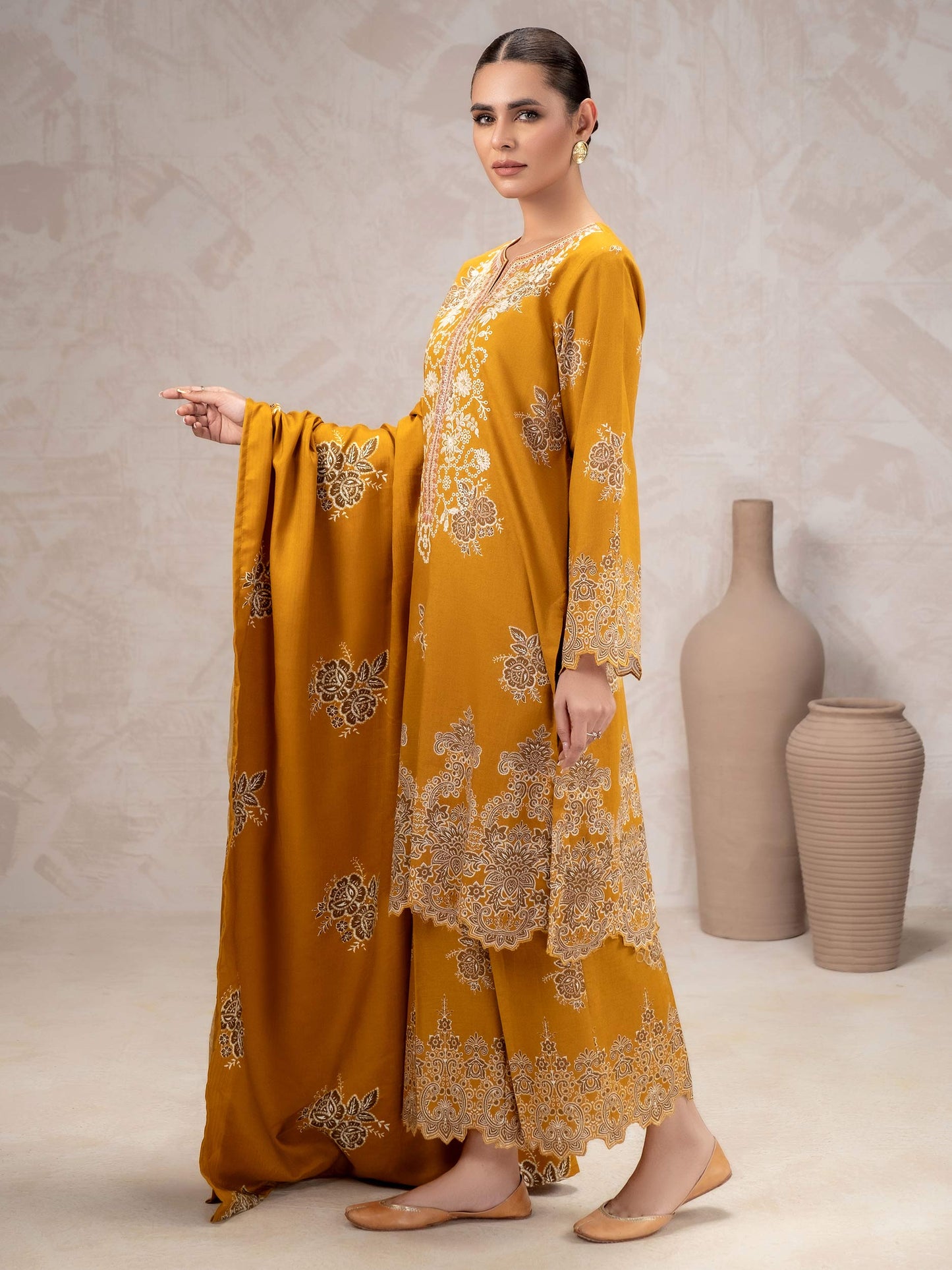 3 Piece Khaddar Suit-Embroidered (Unstitched)