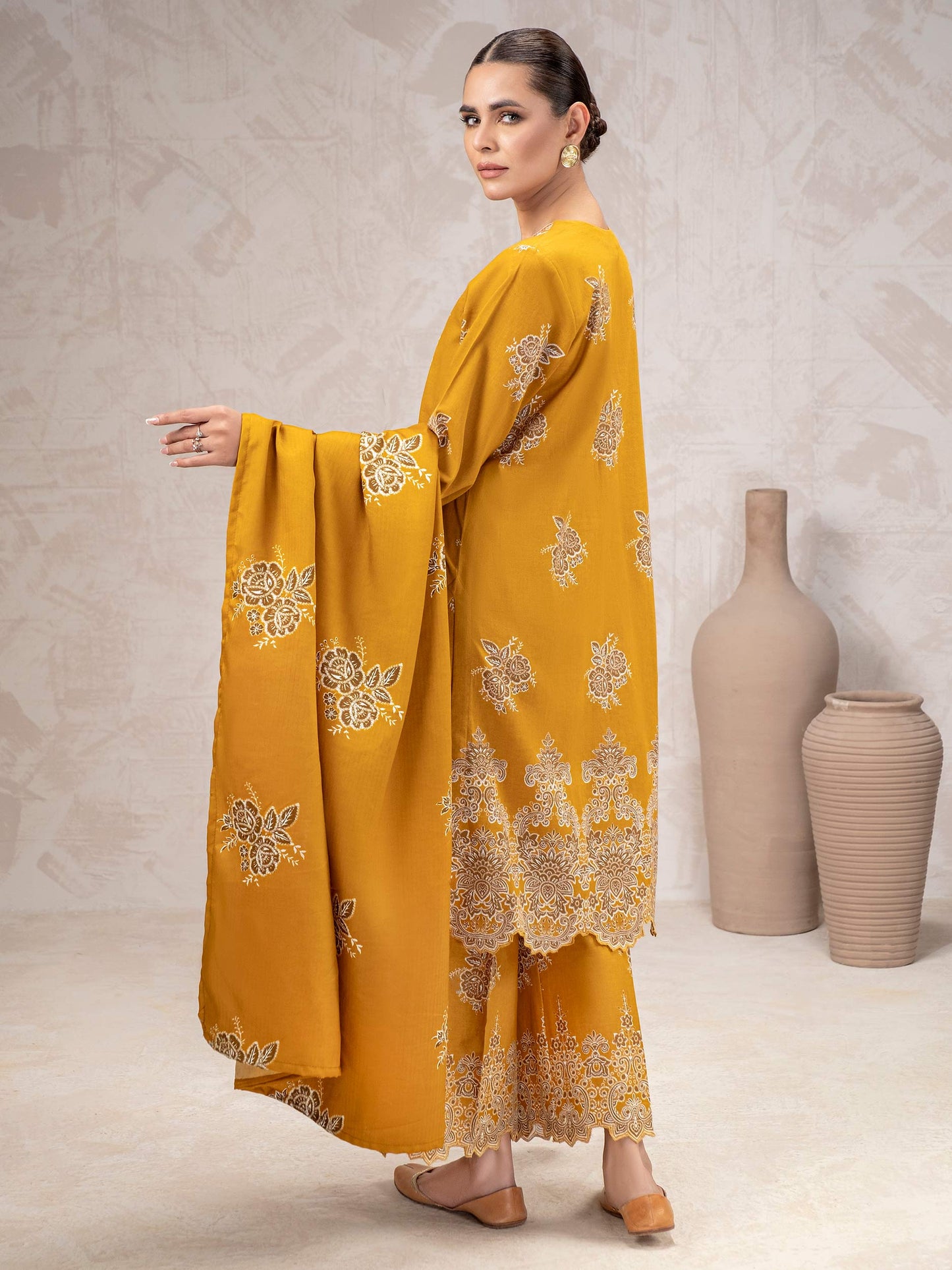 3 Piece Khaddar Suit-Embroidered (Unstitched)