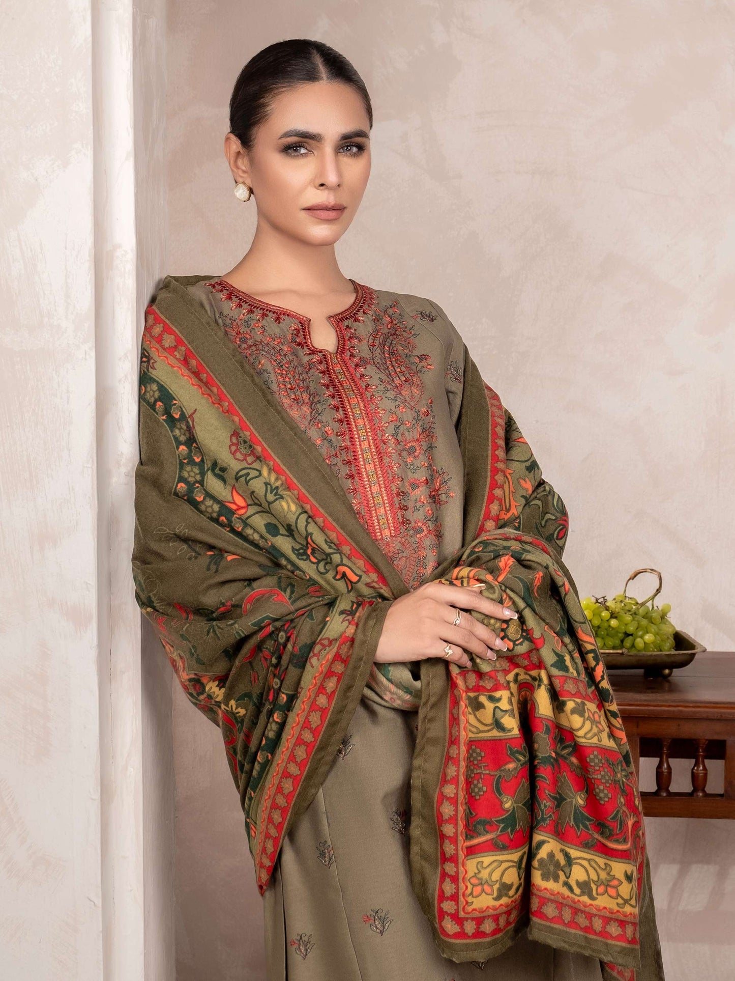 3 Piece Khaddar Suit-Embroidered (Unstitched)