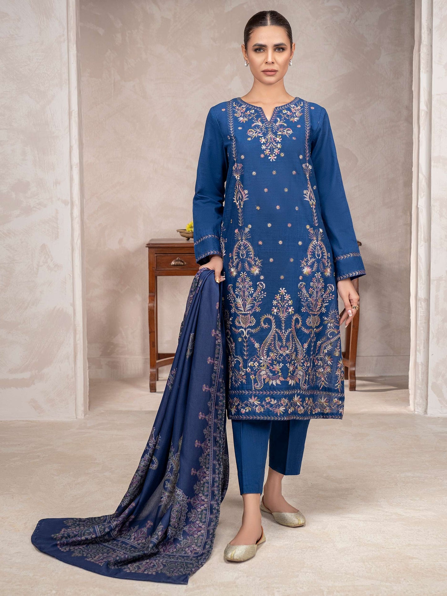 3 Piece Khaddar Suit-Embroidered (Unstitched)