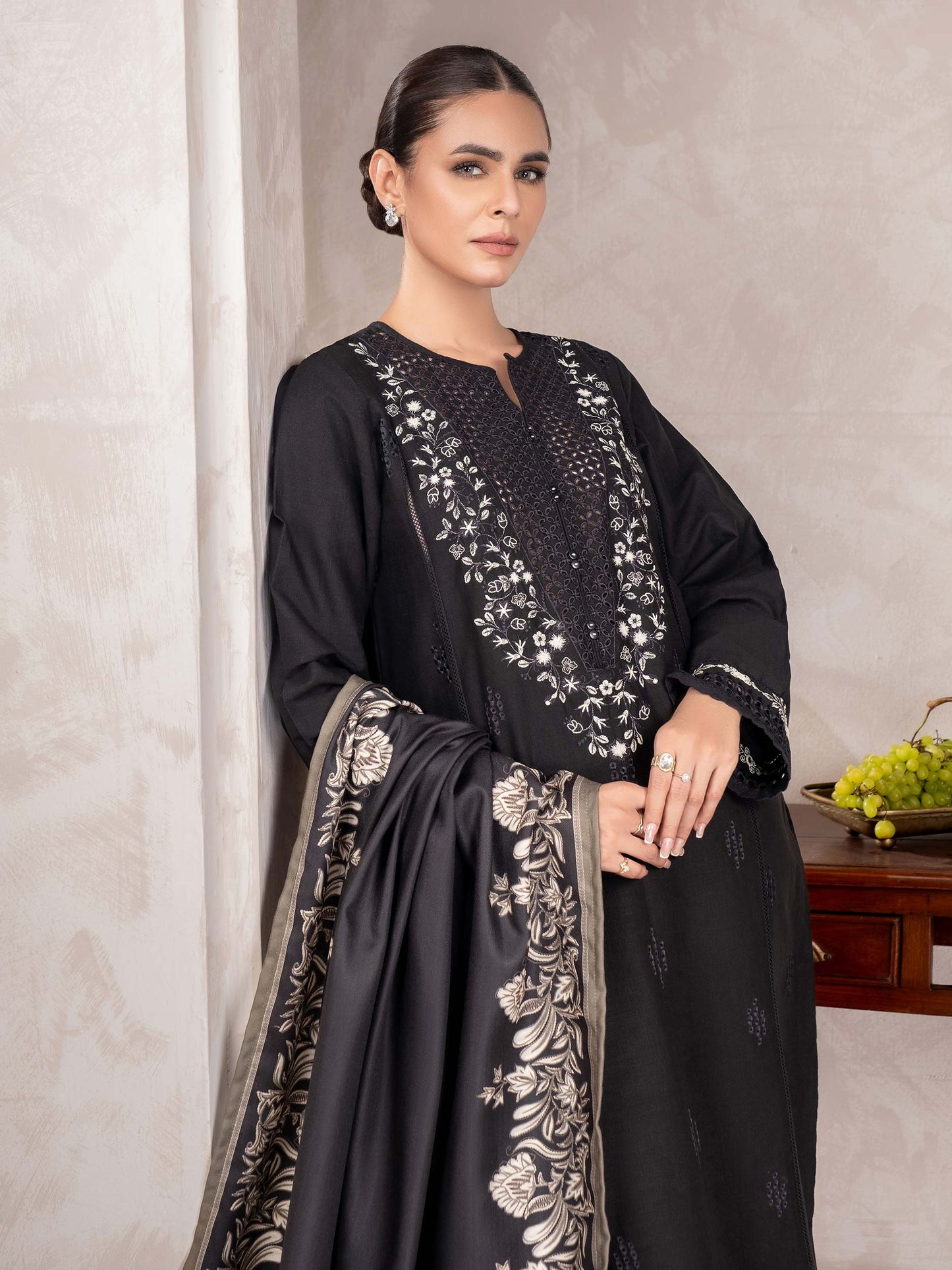 3 Piece Khaddar Suit-Embroidered (Unstitched)