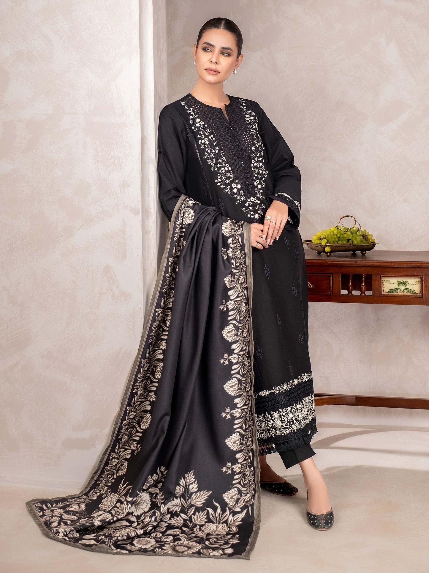 3 Piece Khaddar Suit-Embroidered (Unstitched)