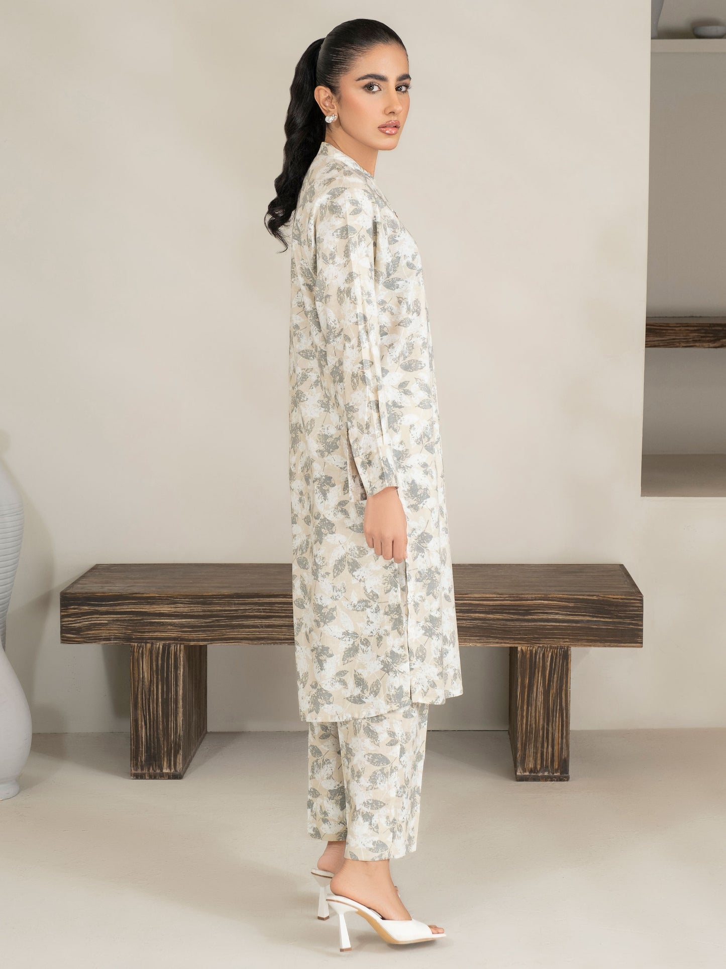 2 Piece Khaddar Suit-Printed (Unstitched)