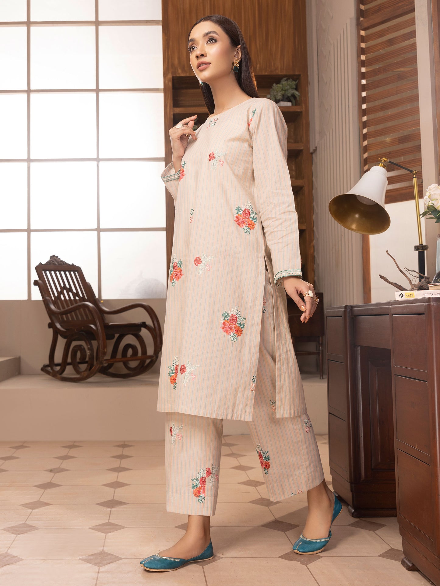 2 Piece Yarn Dyed Suit-Embroidered (Unstitched)