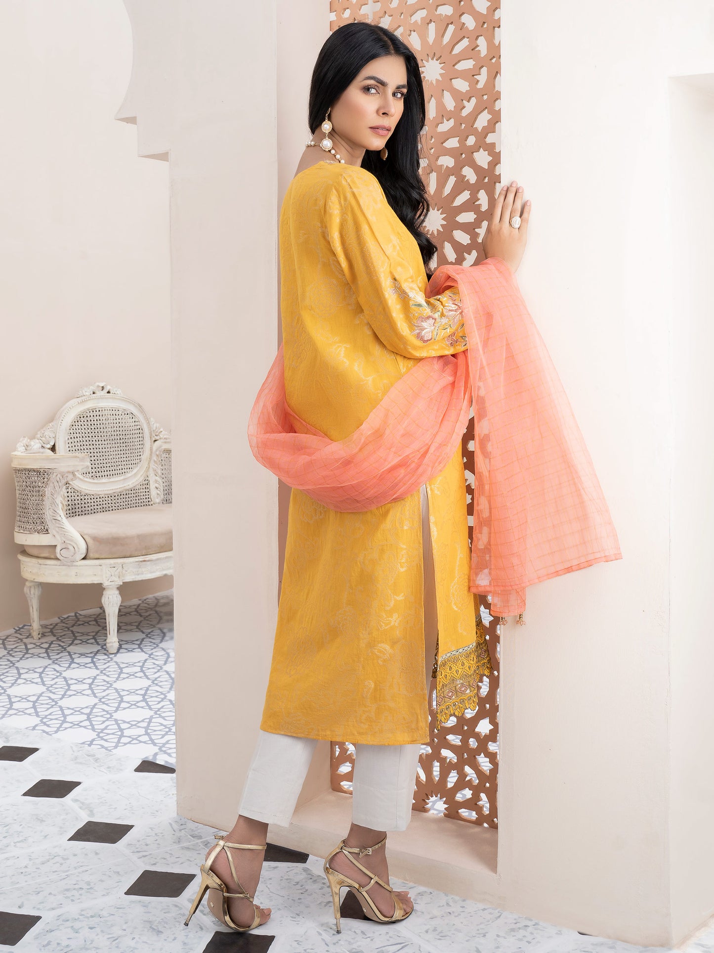 2 Piece Embroidered Jacquard Suit