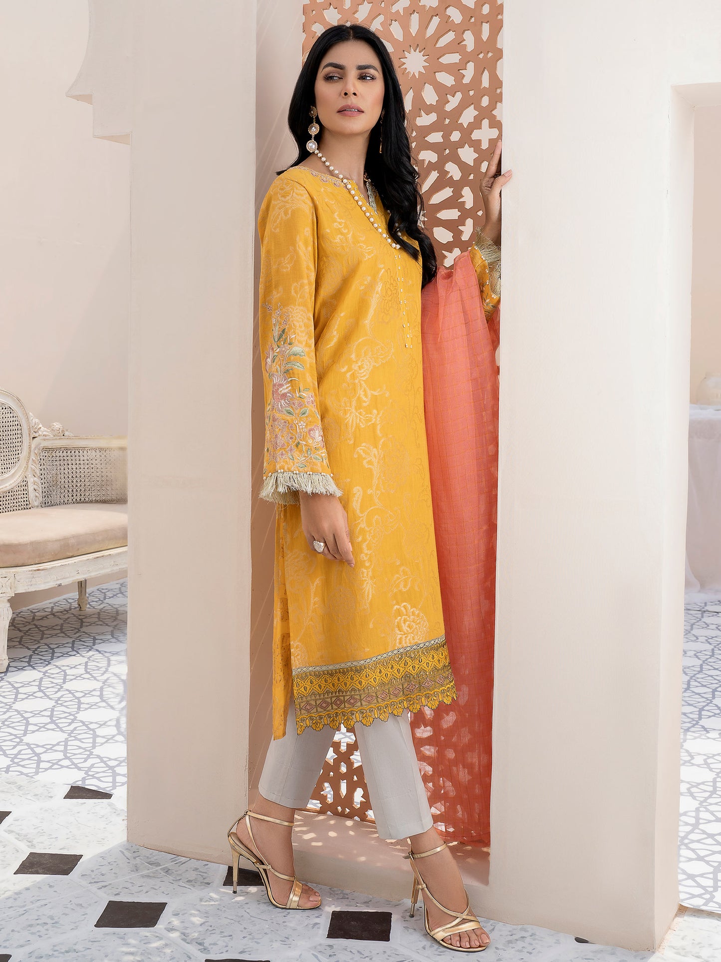 2 Piece Embroidered Jacquard Suit