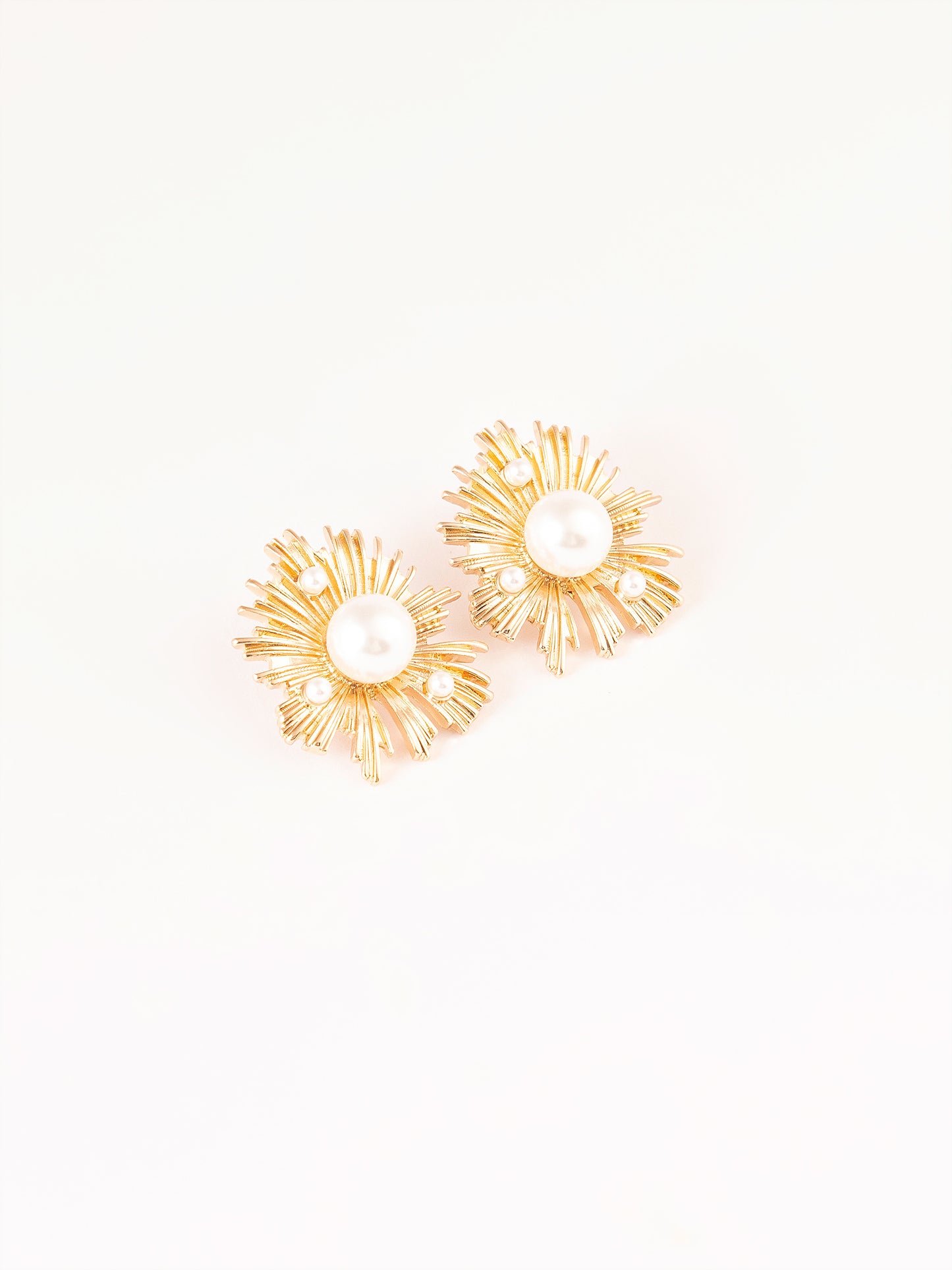 Pearl Floral Earrings