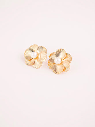 floral-stud-earrings