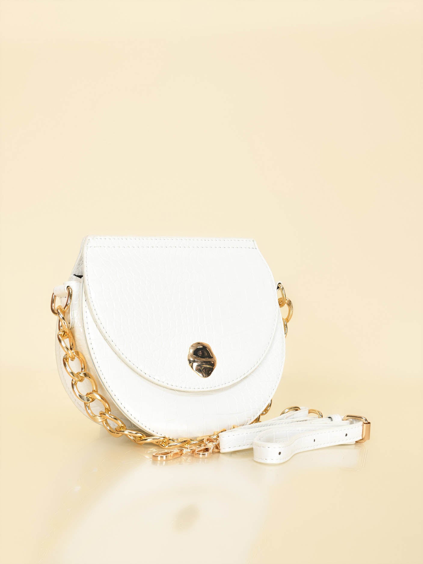 Chunky Gold Chain Handbag