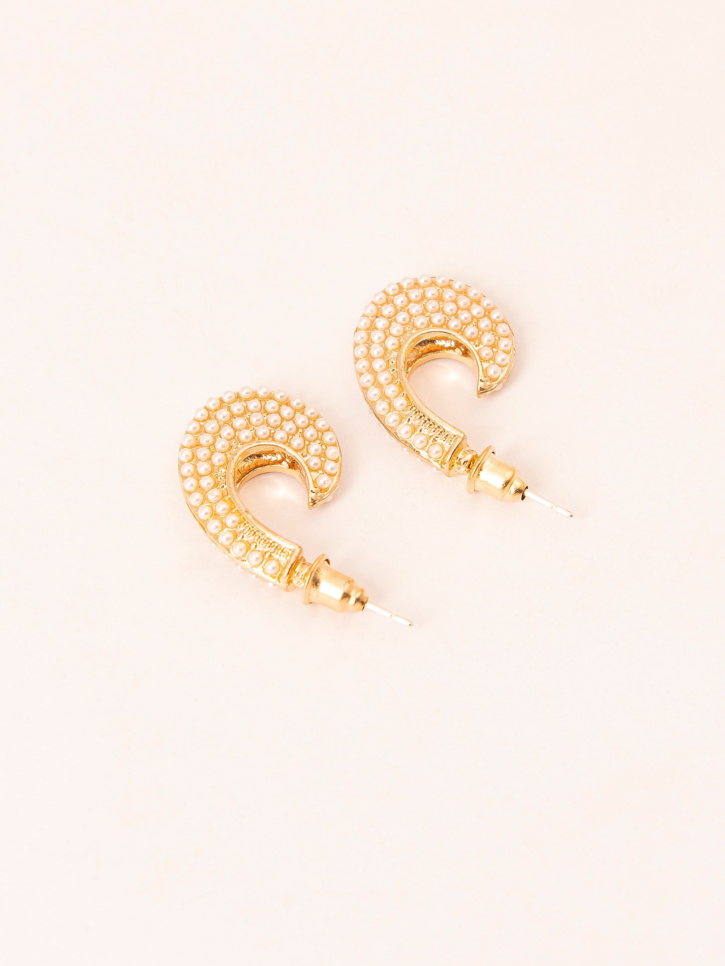 Curvy Pearl Earrings