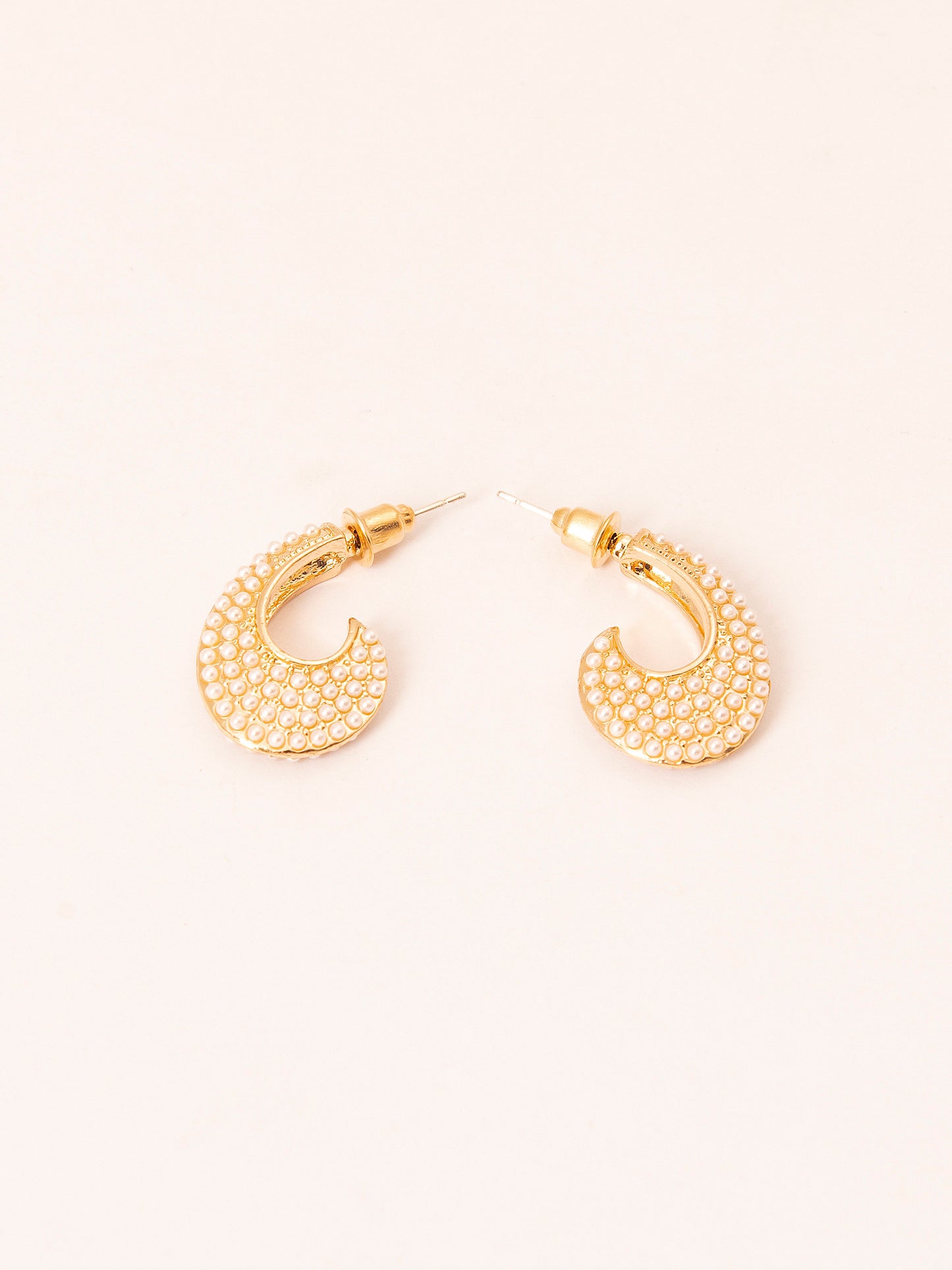 Curvy Pearl Earrings