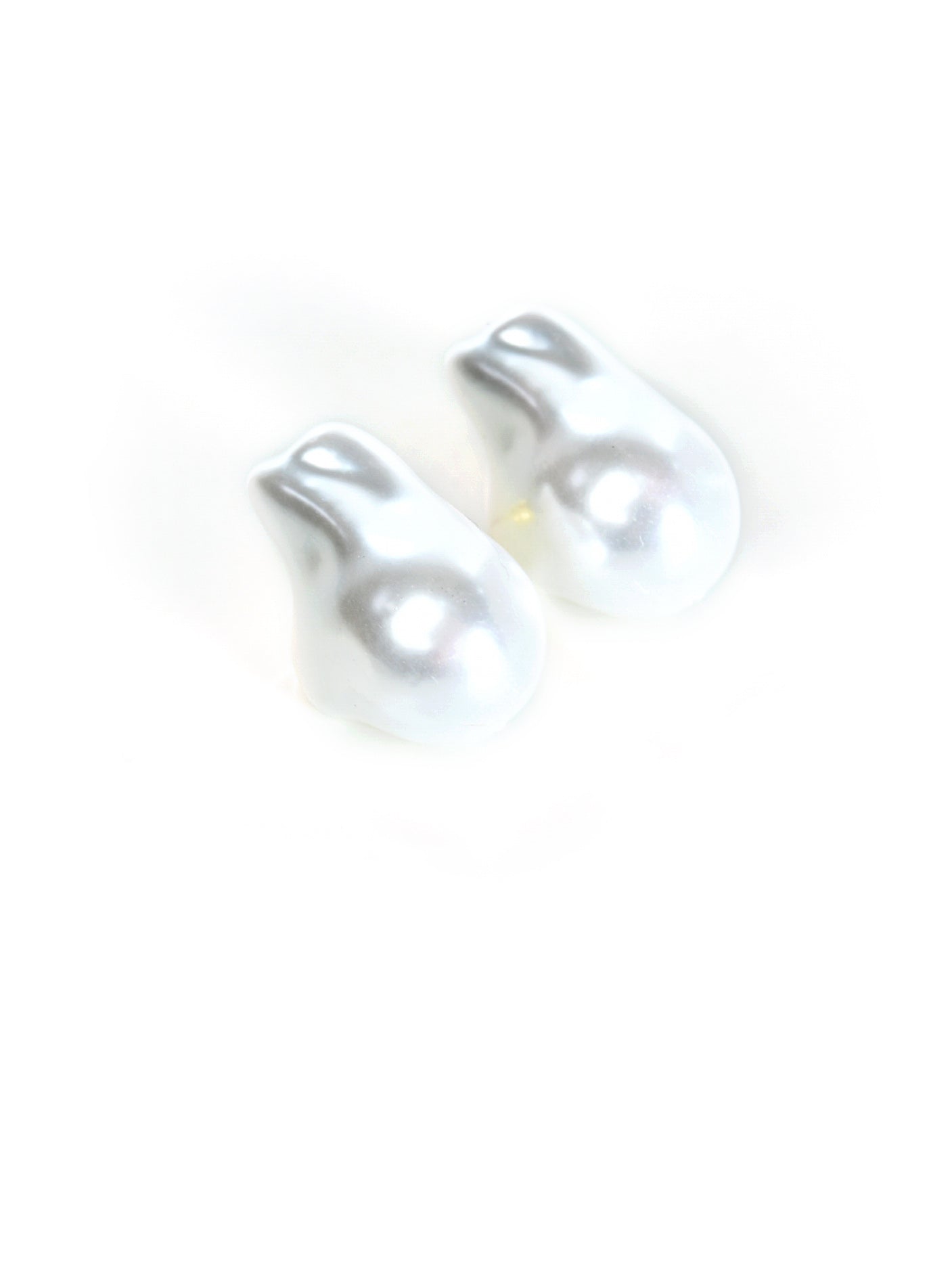 Pearl Studs